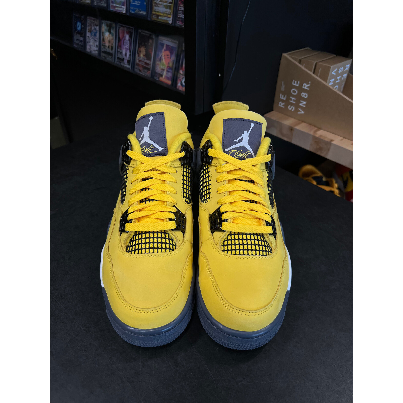 Jordan Jordan 4 Retro Lightning (2021) Size 9.5, PREOWNED