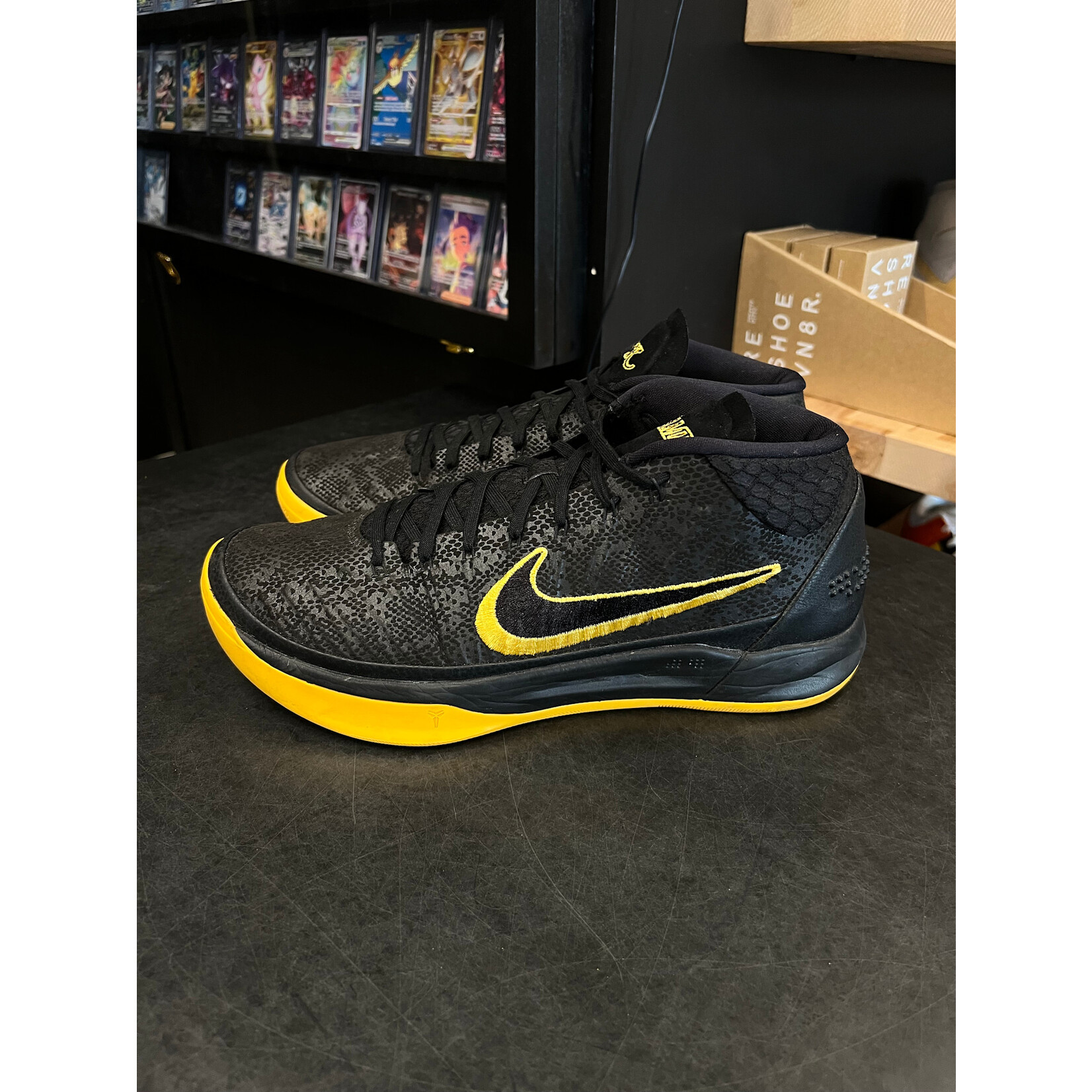 Nike Nike Kobe A.D. Mid Lakers Black Mamba Size 10, PREOWNED