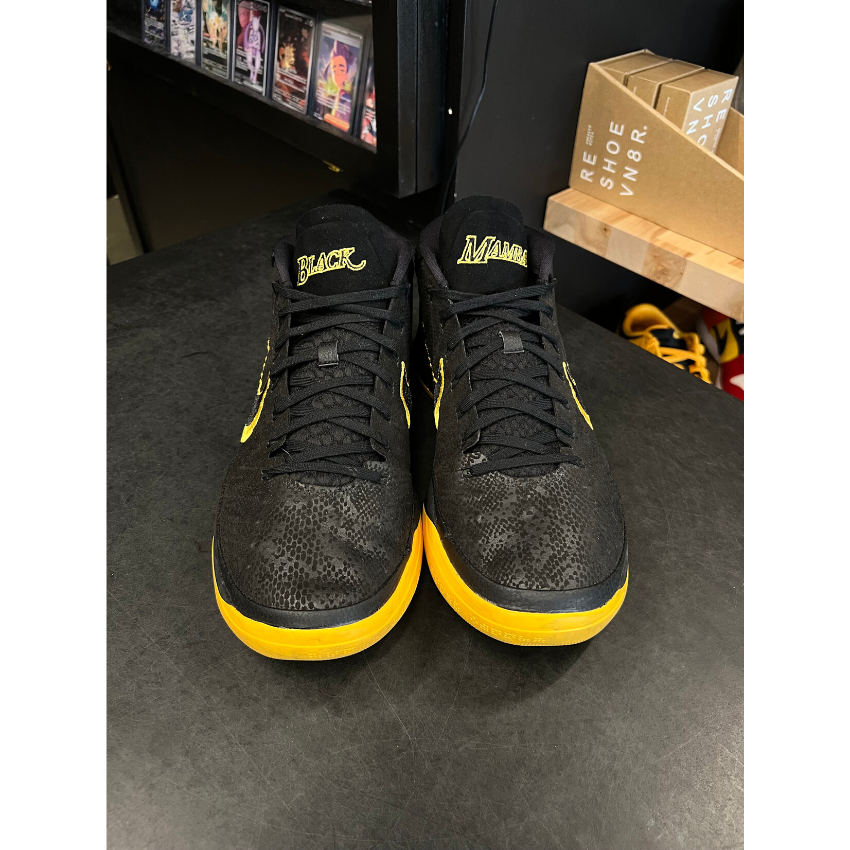 Nike Nike Kobe A.D. Mid Lakers Black Mamba Size 10, PREOWNED