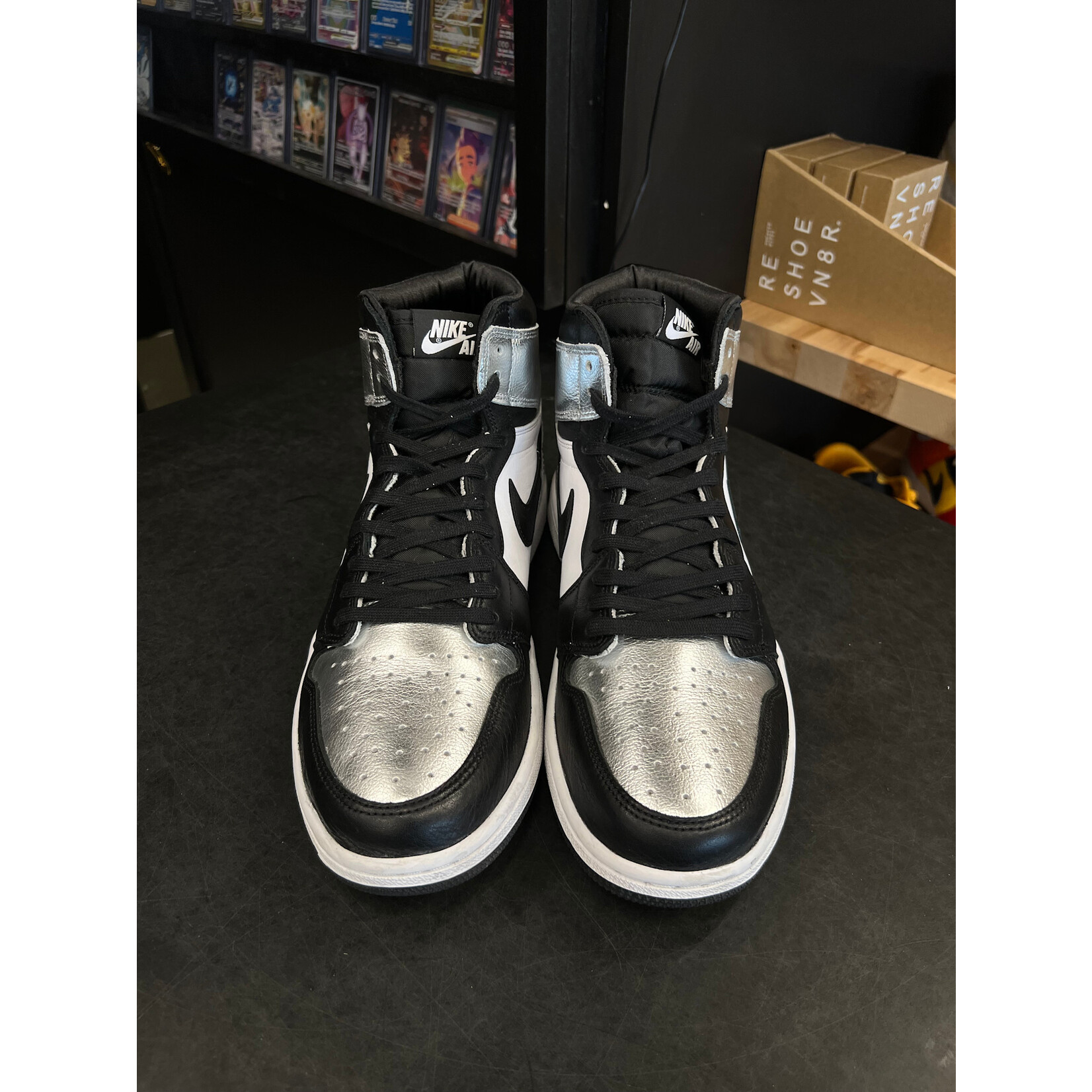 Jordan Jordan 1 Retro High Silver Toe (Women's) Size 11.5W, PREOWNED