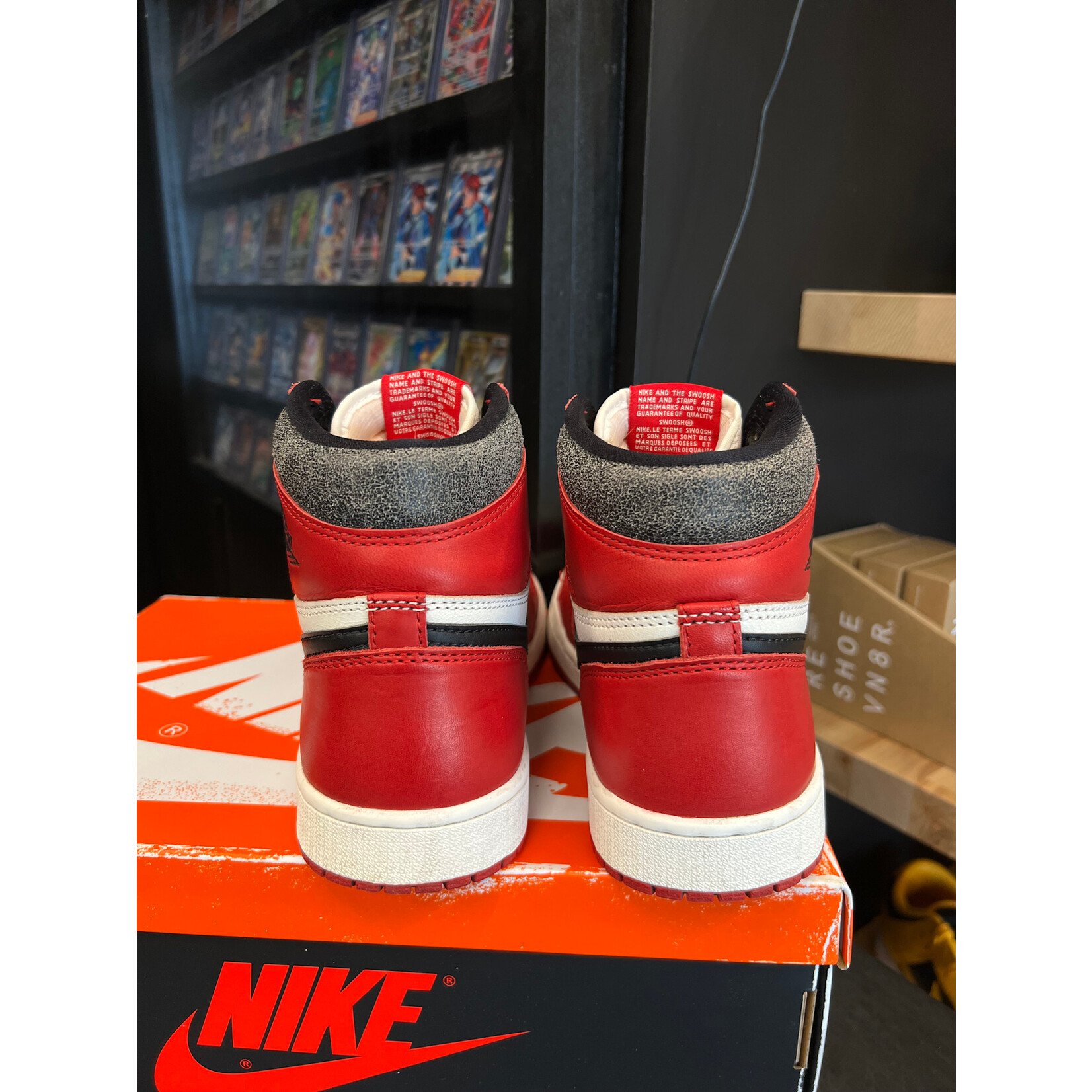 Jordan Jordan 1 Retro High OG Chicago Lost and Found Size 8.5, PREOWNED