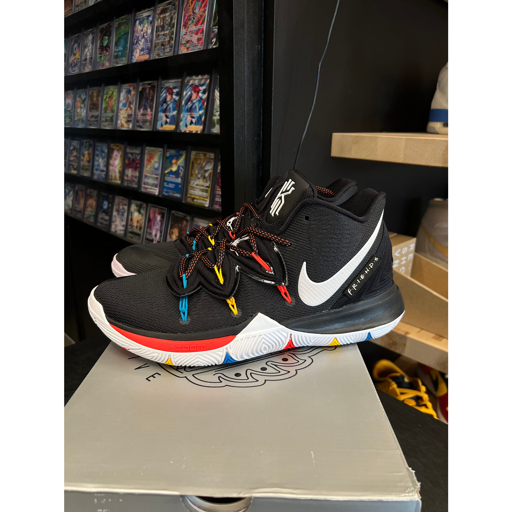 Nike Nike Kyrie 5 Friends Size 10.5, PREOWNED