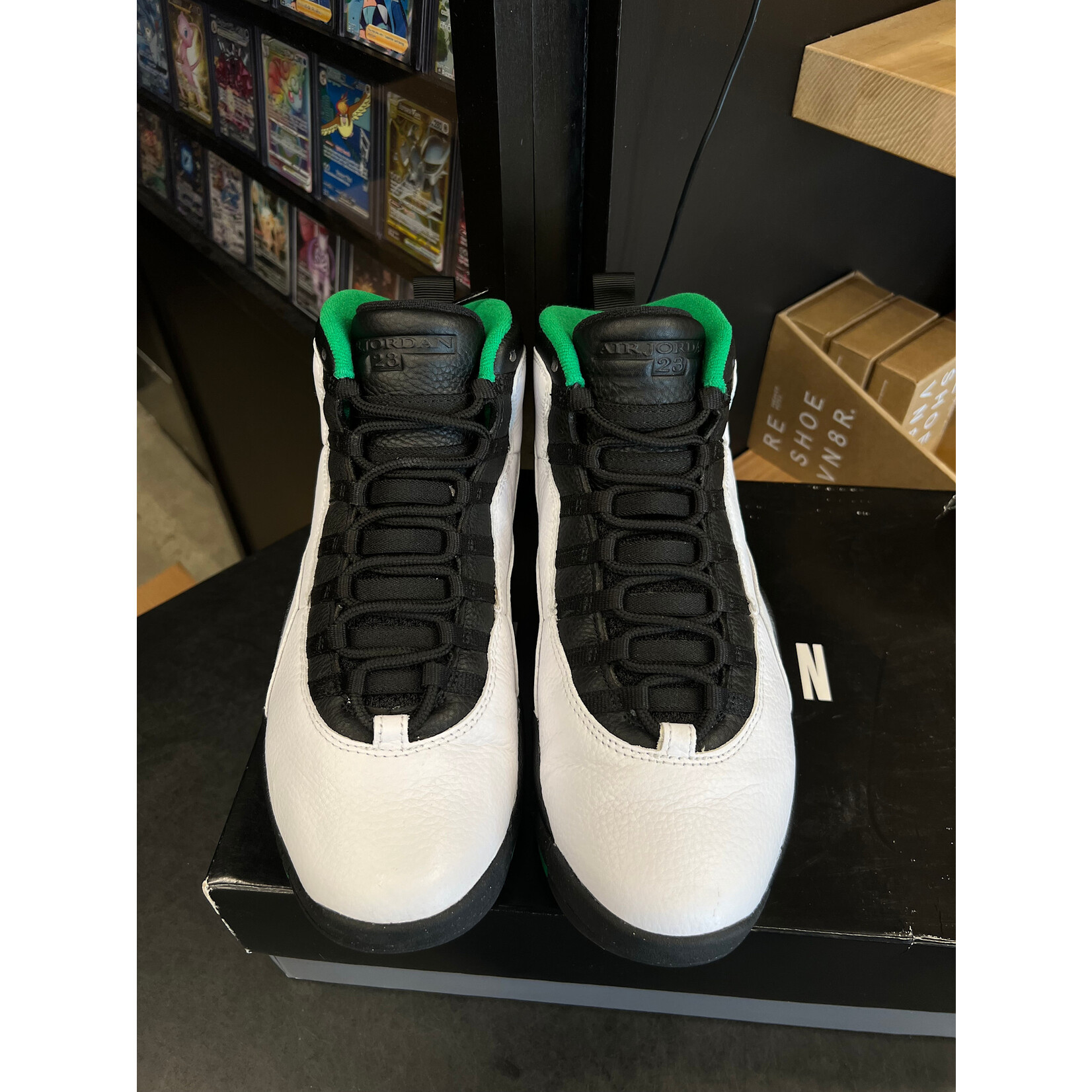 Jordan Jordan 10 Retro Seattle Size 10, PREOWNED