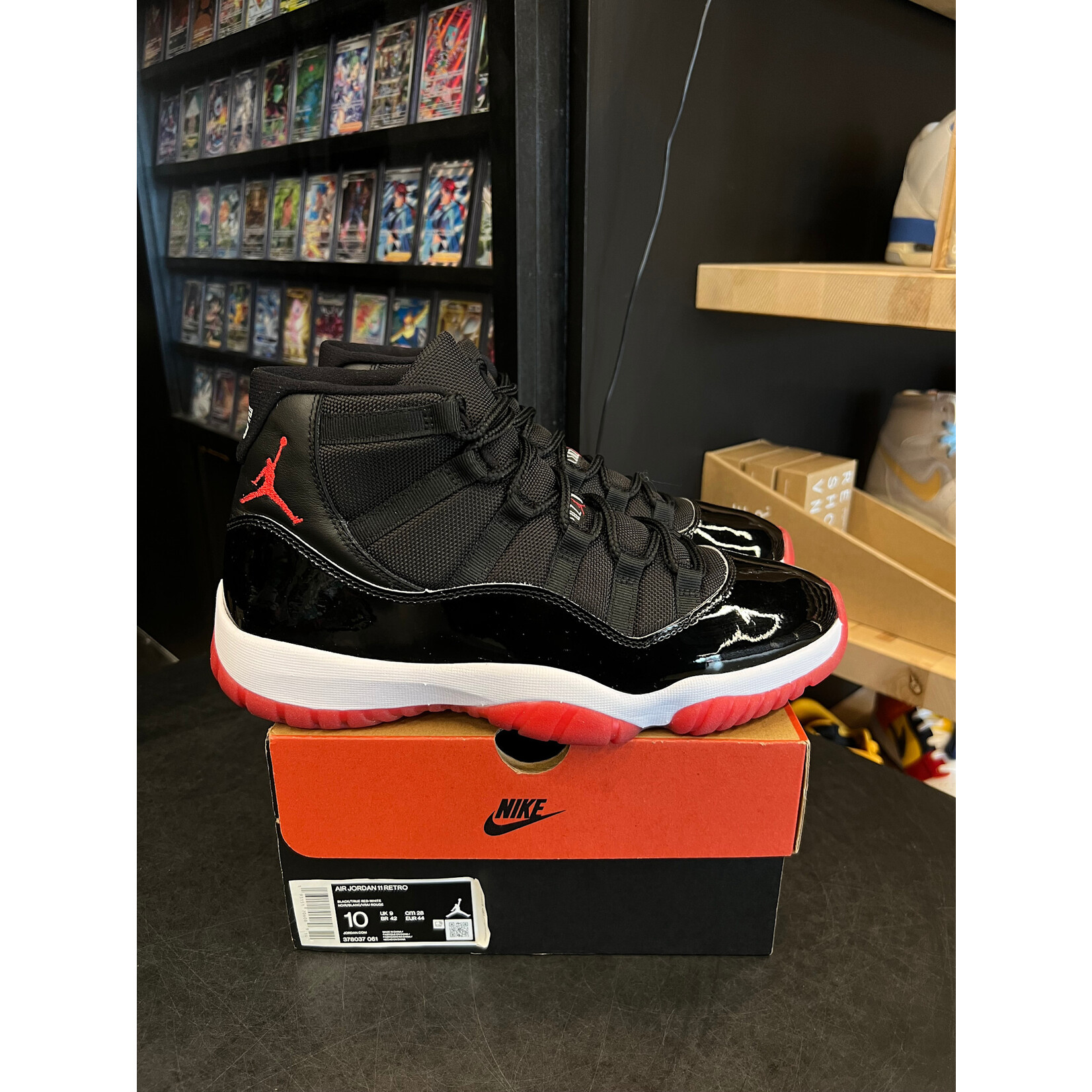 Jordan Jordan 11 Retro Playoffs Bred (2019) Size 10, PREOWNED