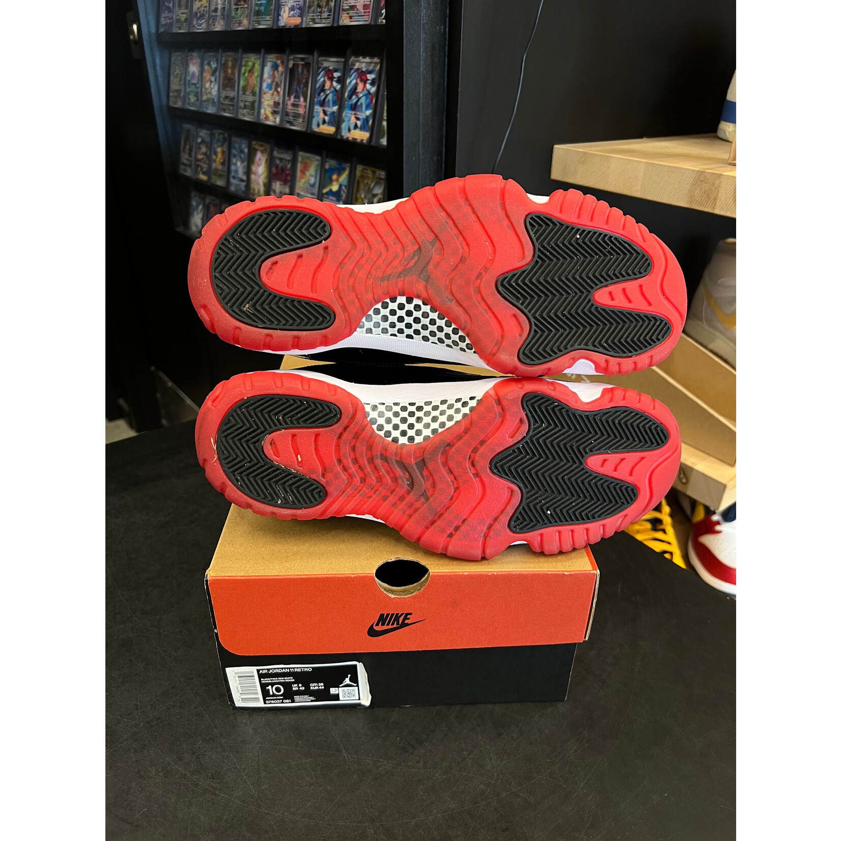 Jordan Jordan 11 Retro Playoffs Bred (2019) Size 10, PREOWNED