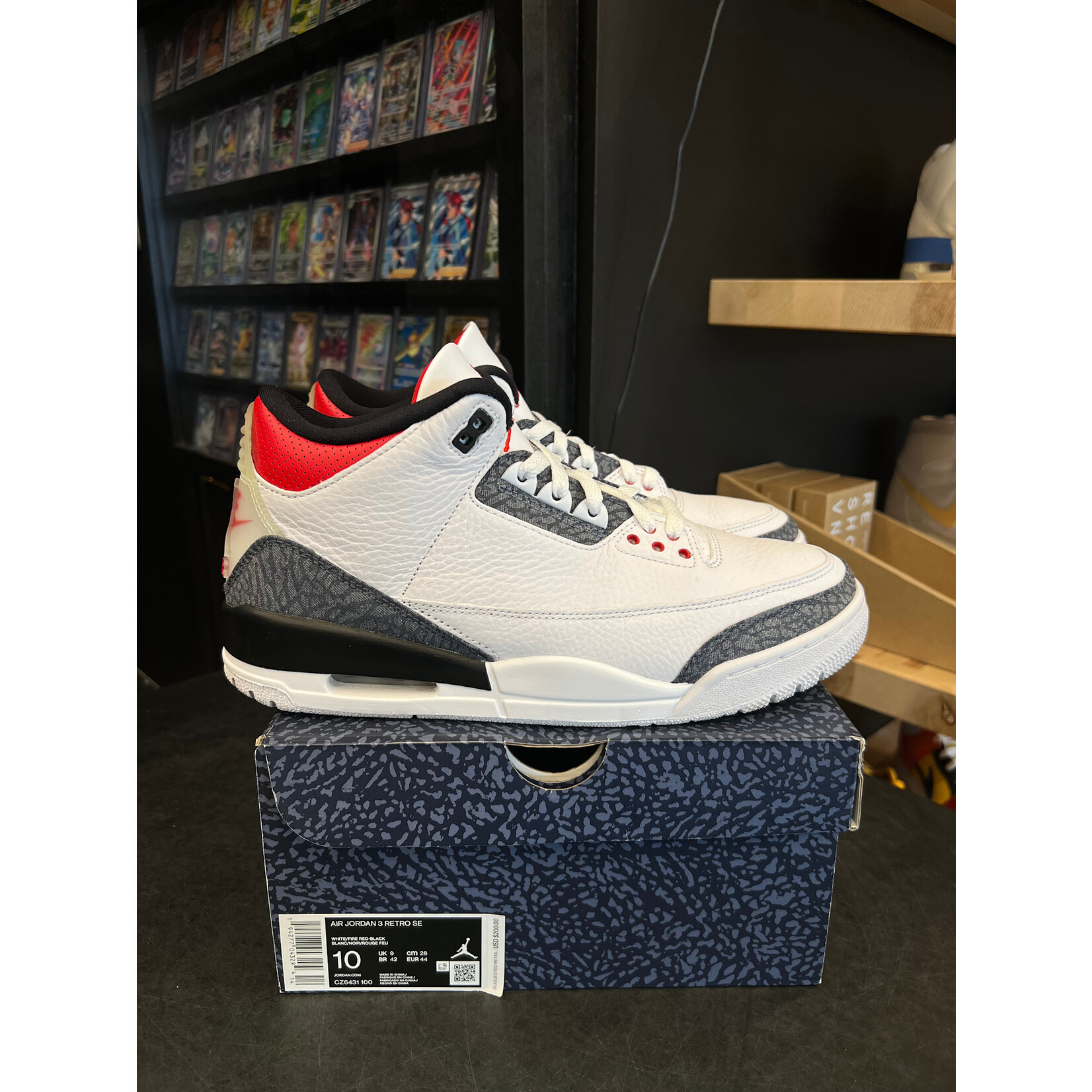 Jordan Jordan 3 Retro SE Fire Red Denim (2020) Size 10, PREOWNED
