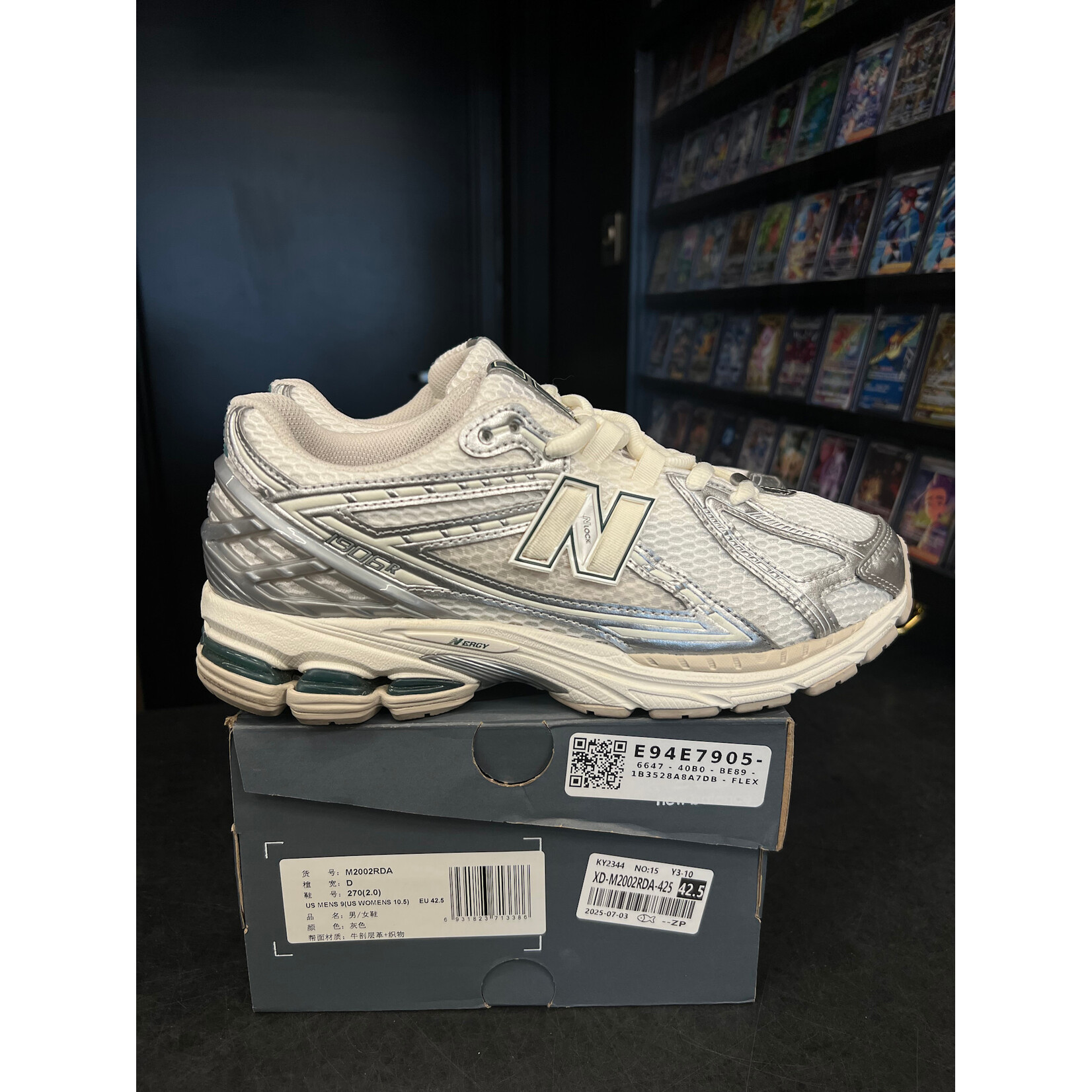 New Balance New Balance 1906R Silver Metallic Sea Salt Size 9.5, PREOWNED REP BOX