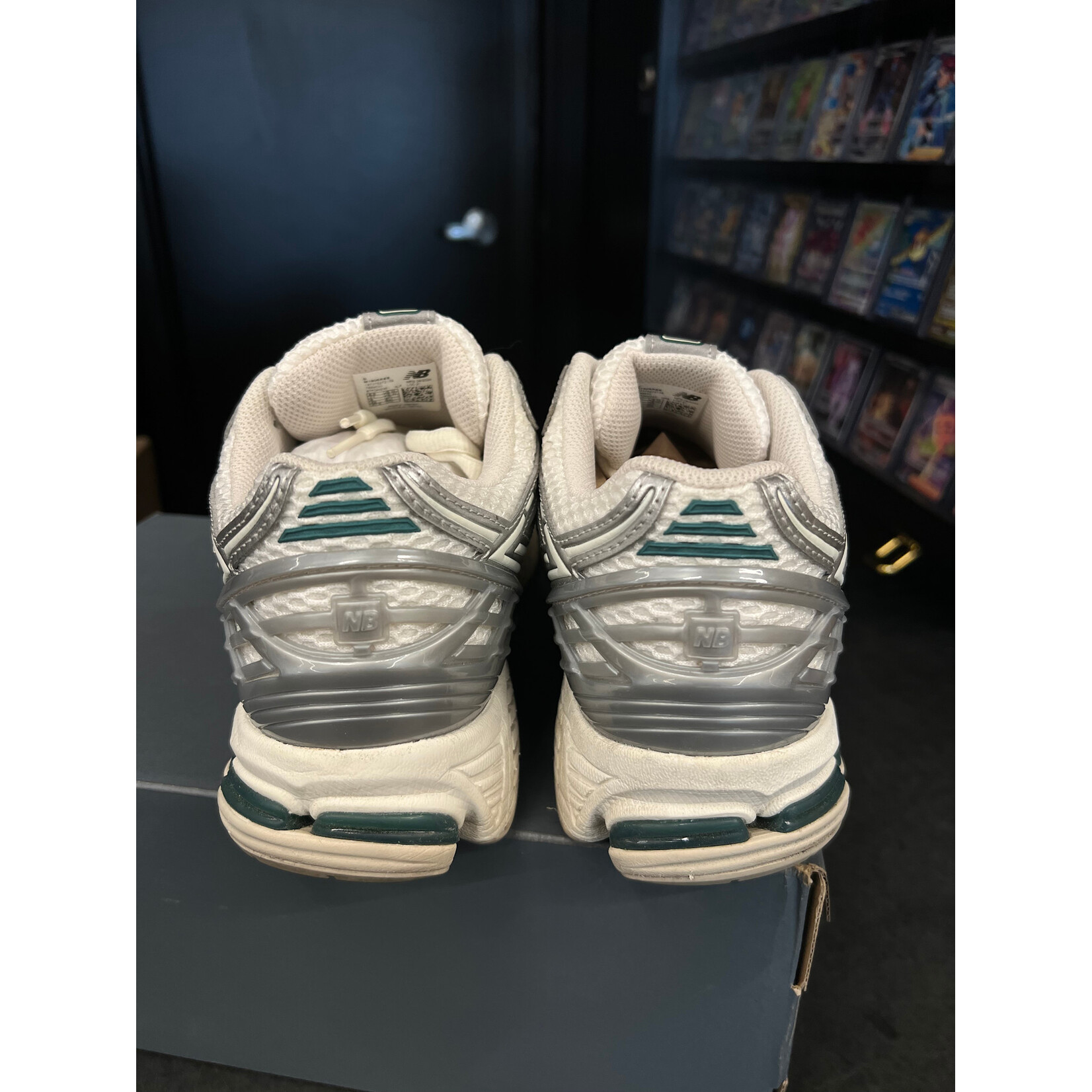 New Balance New Balance 1906R Silver Metallic Sea Salt Size 9.5, PREOWNED REP BOX