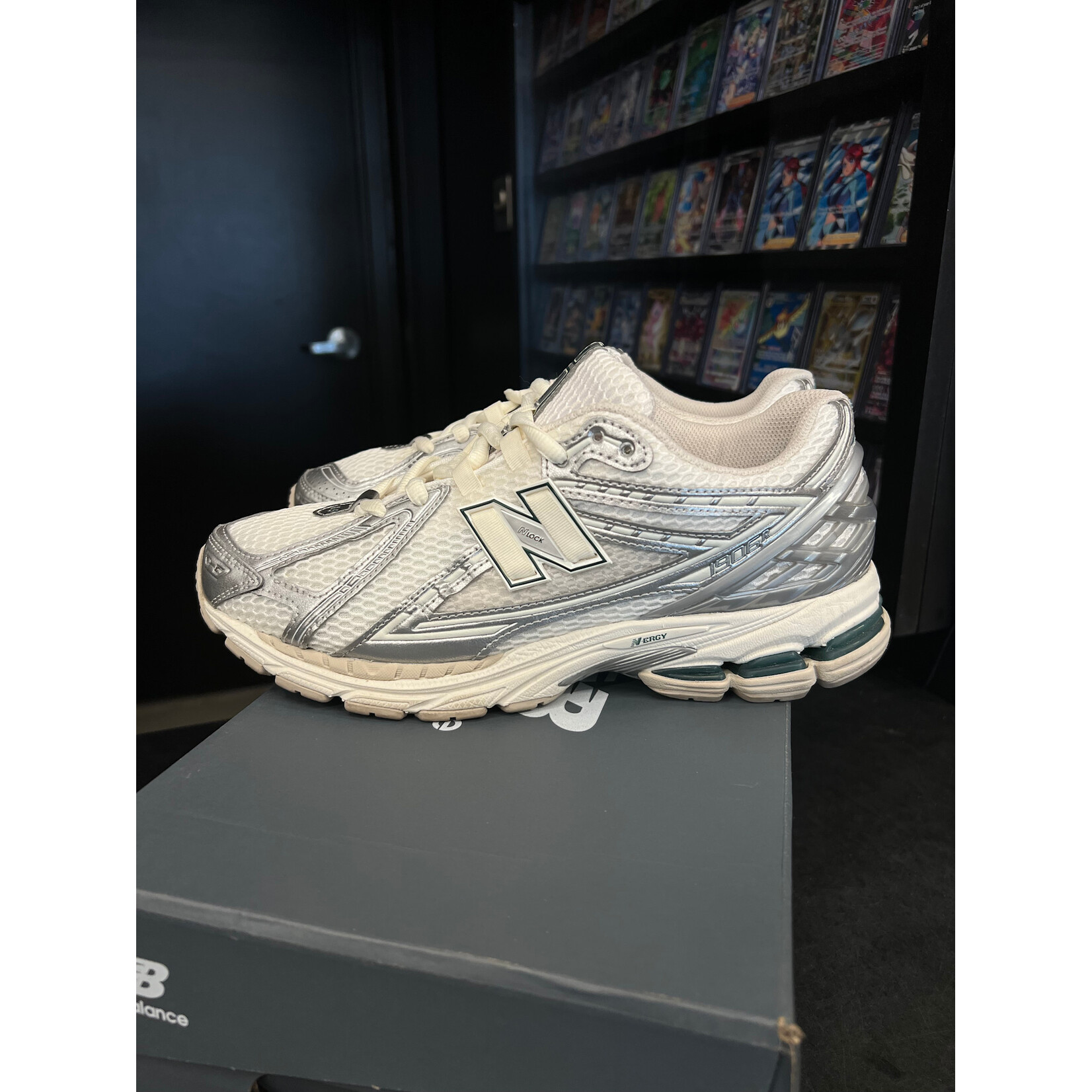 New Balance New Balance 1906R Silver Metallic Sea Salt Size 9.5, PREOWNED REP BOX