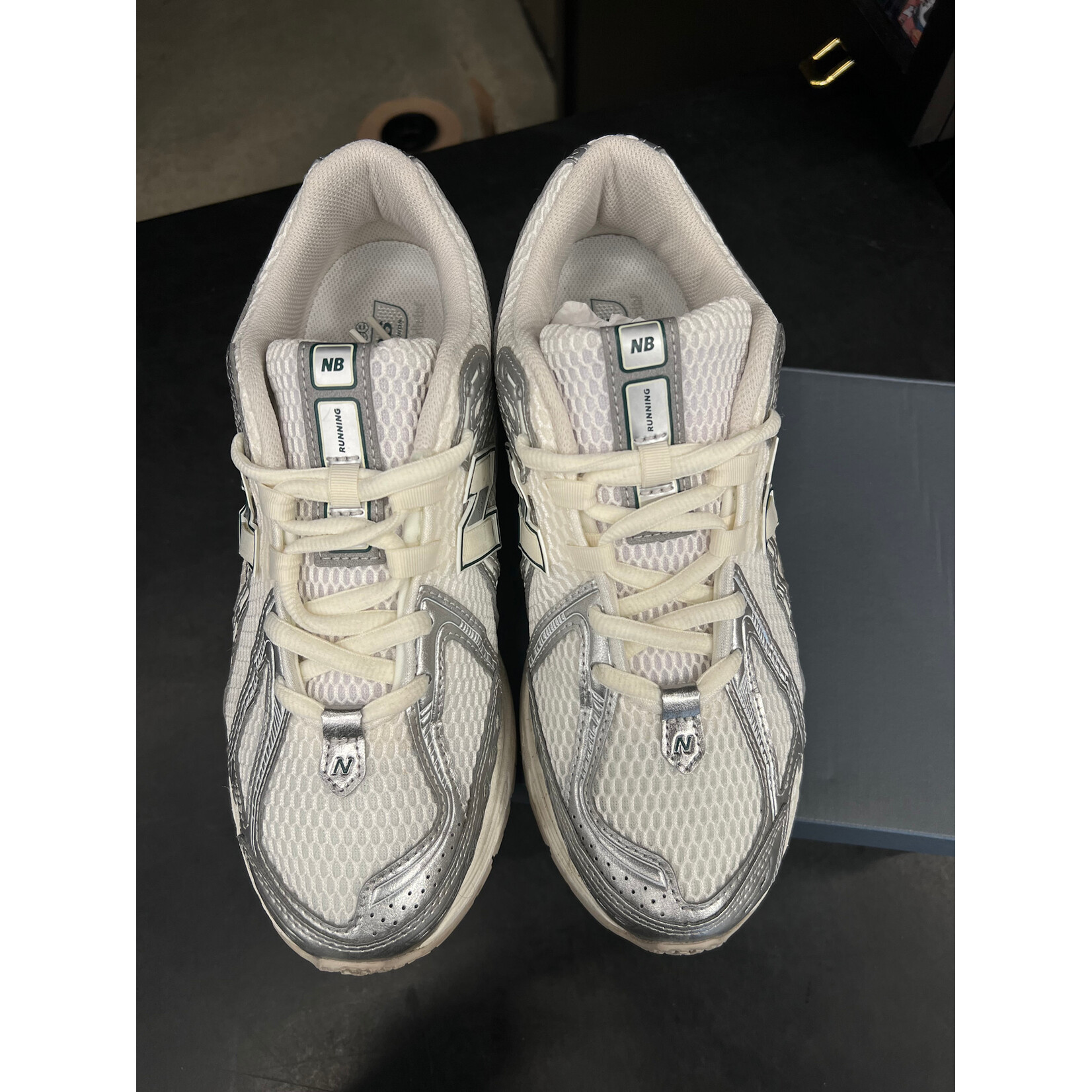 New Balance New Balance 1906R Silver Metallic Sea Salt Size 9.5, PREOWNED REP BOX