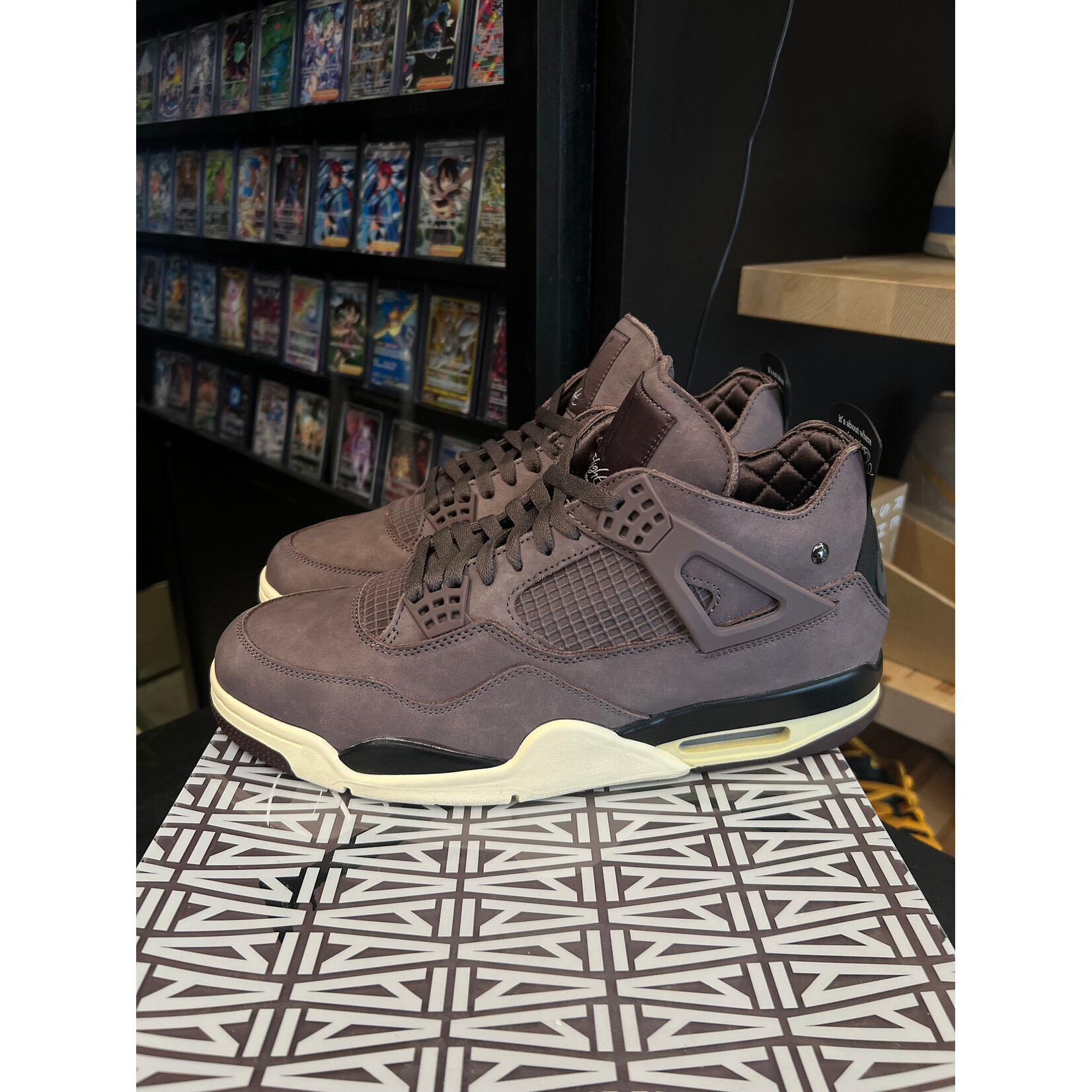 Jordan Jordan 4 Retro SP A Ma Maniére Violet Ore Size 11.5, PREOWNED