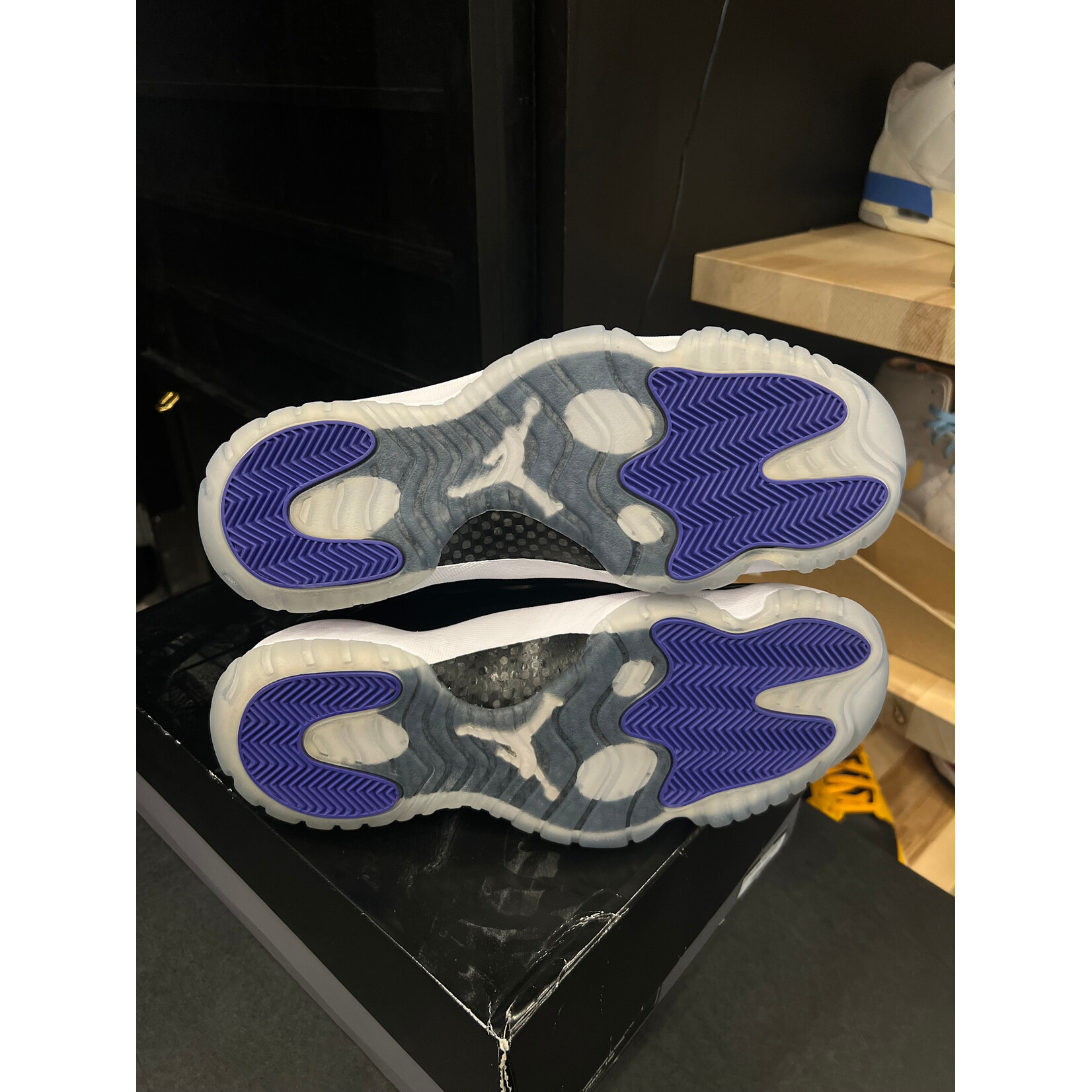 Jordan Jordan 11 Retro Concord (2018) Size 11.5, PREOWNED PADS (CREASE)