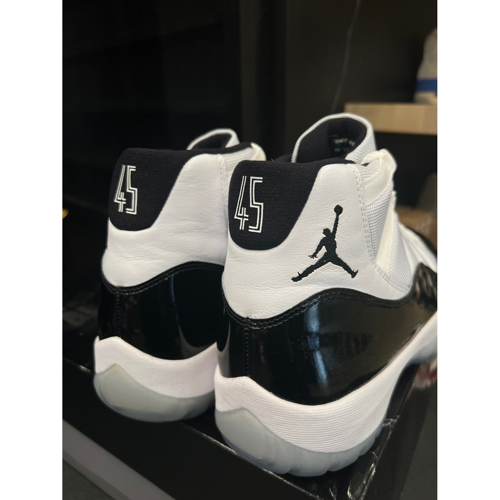 Jordan Jordan 11 Retro Concord (2018) Size 11.5, PREOWNED PADS (CREASE)