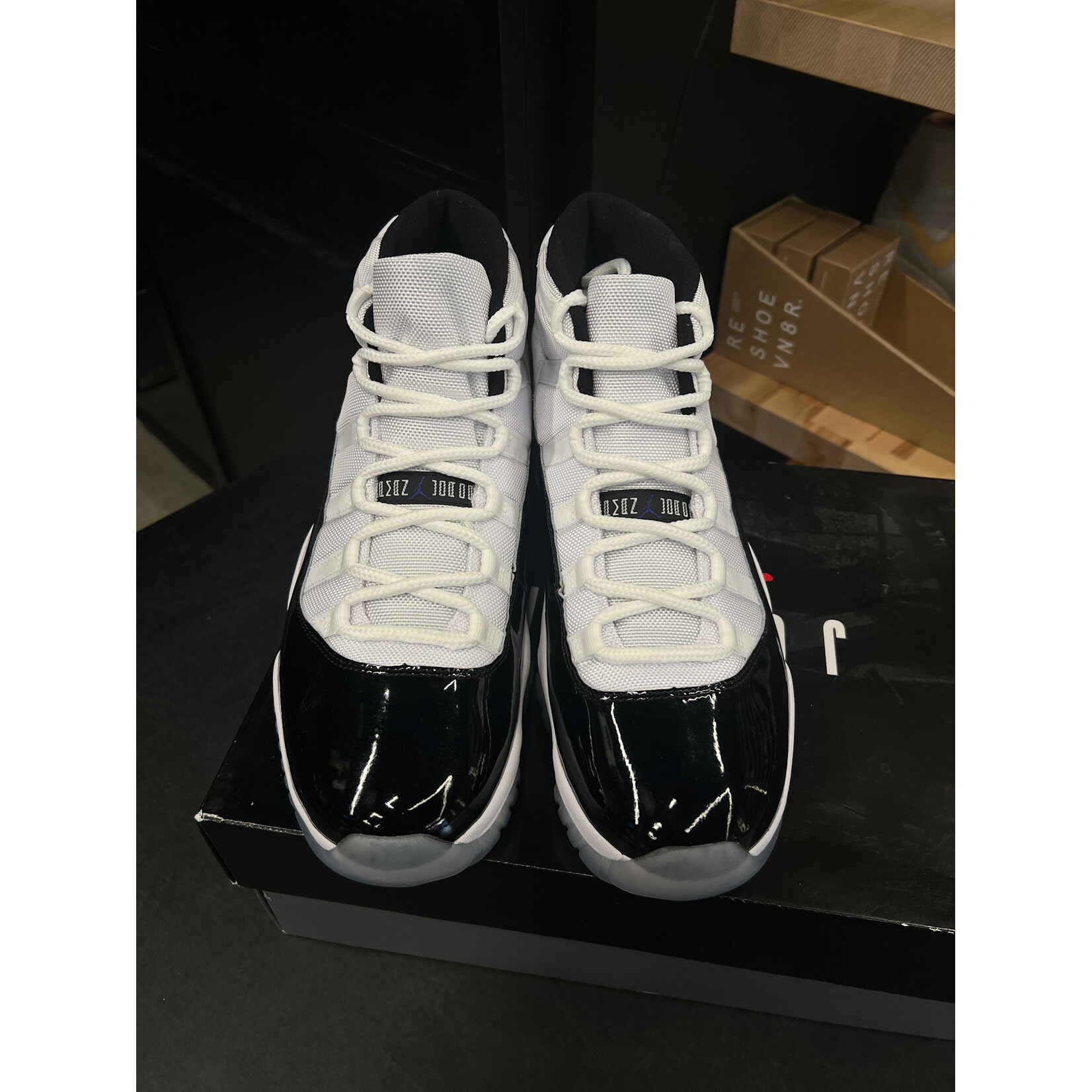 Jordan Jordan 11 Retro Concord (2018) Size 11.5, PREOWNED PADS (CREASE)