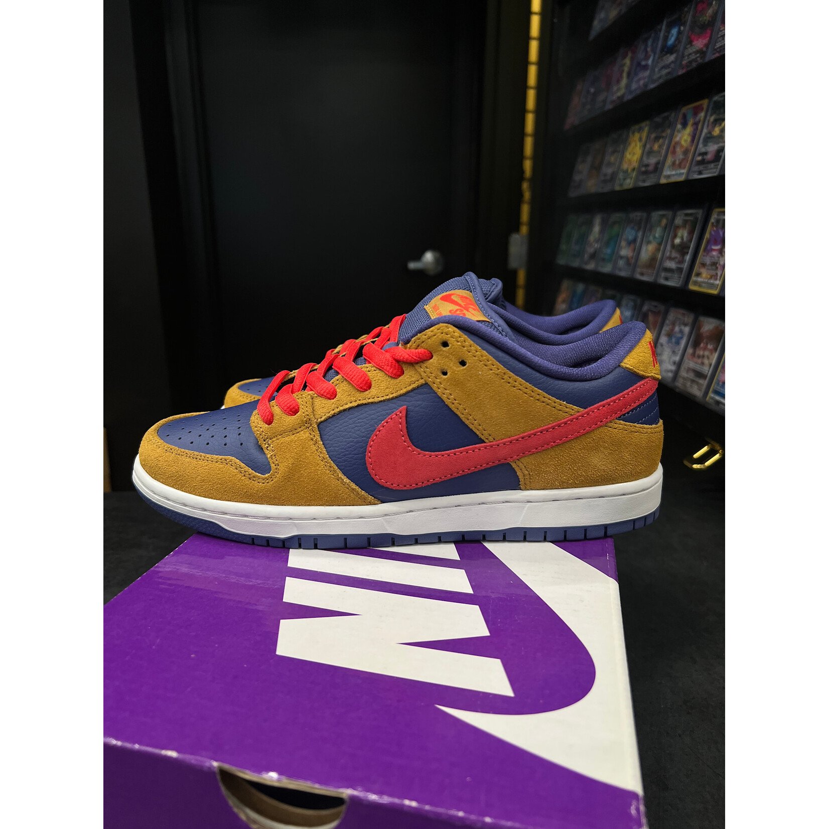Nike Nike SB Dunk Low Reverse Papa Bear Size 8.5, PREOWNED