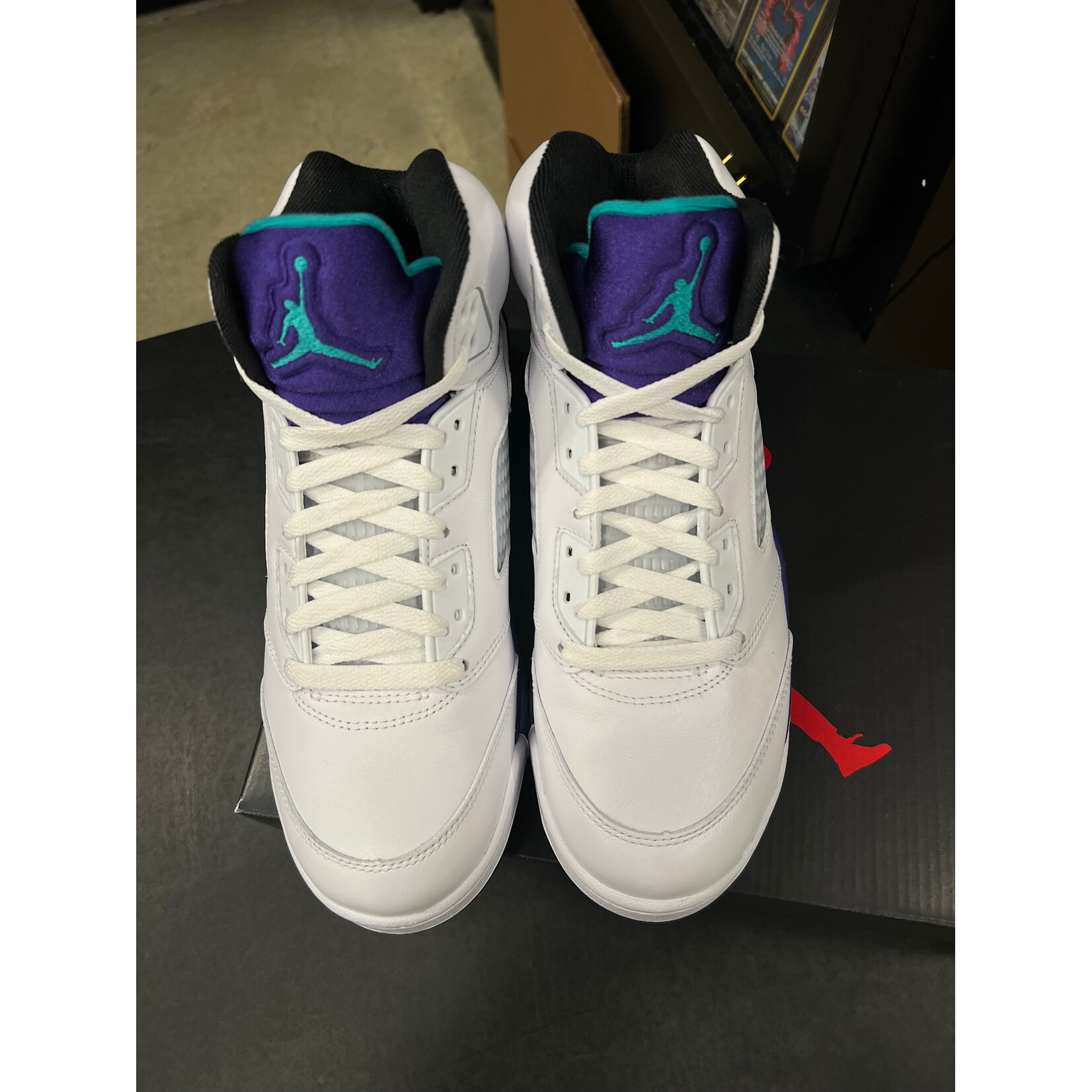 Jordan Jordan 5 Retro Grape (2025) Size 8.5, PREOWNED