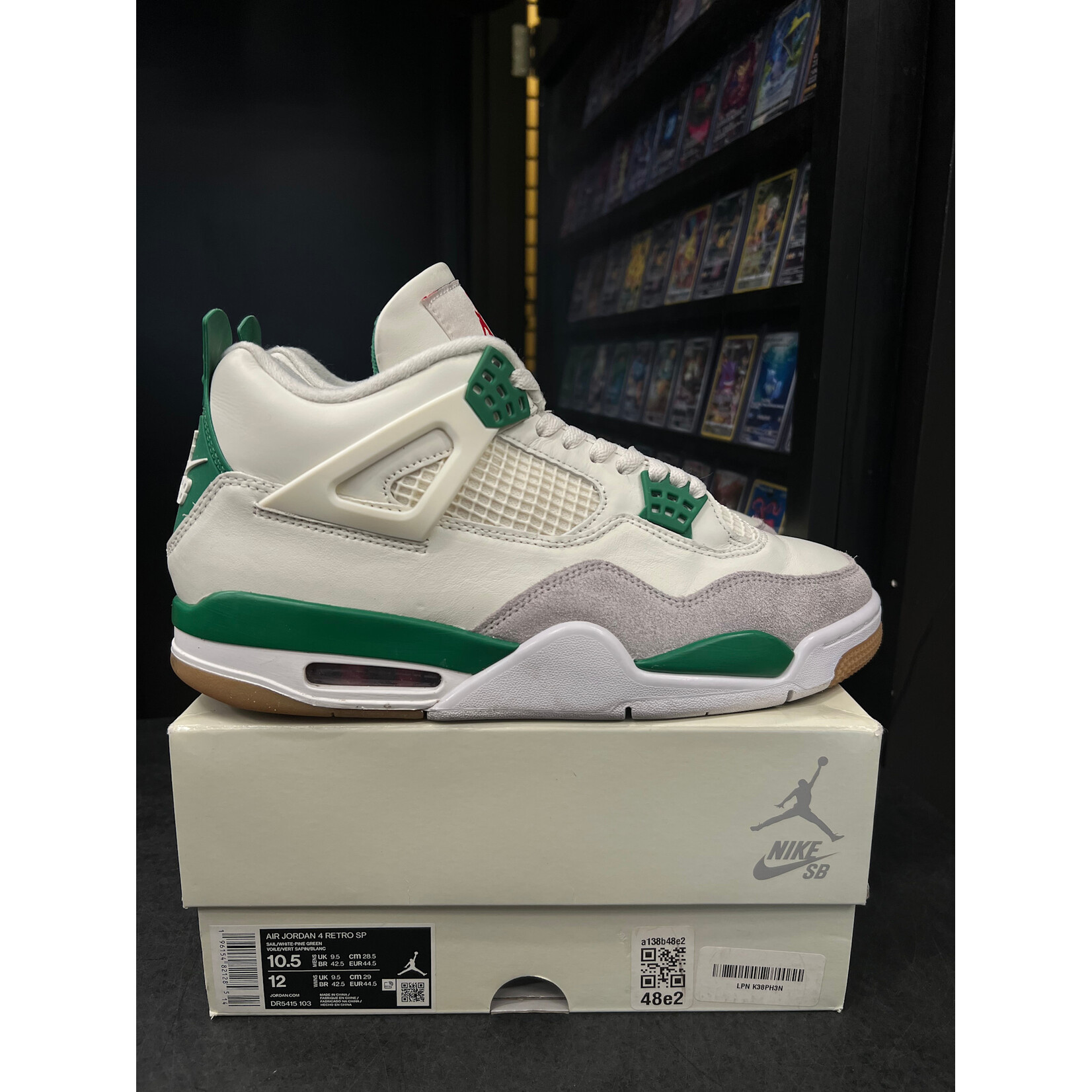 Jordan Jordan 4 Retro SB Pine Green Size 10.5, PREOWNED