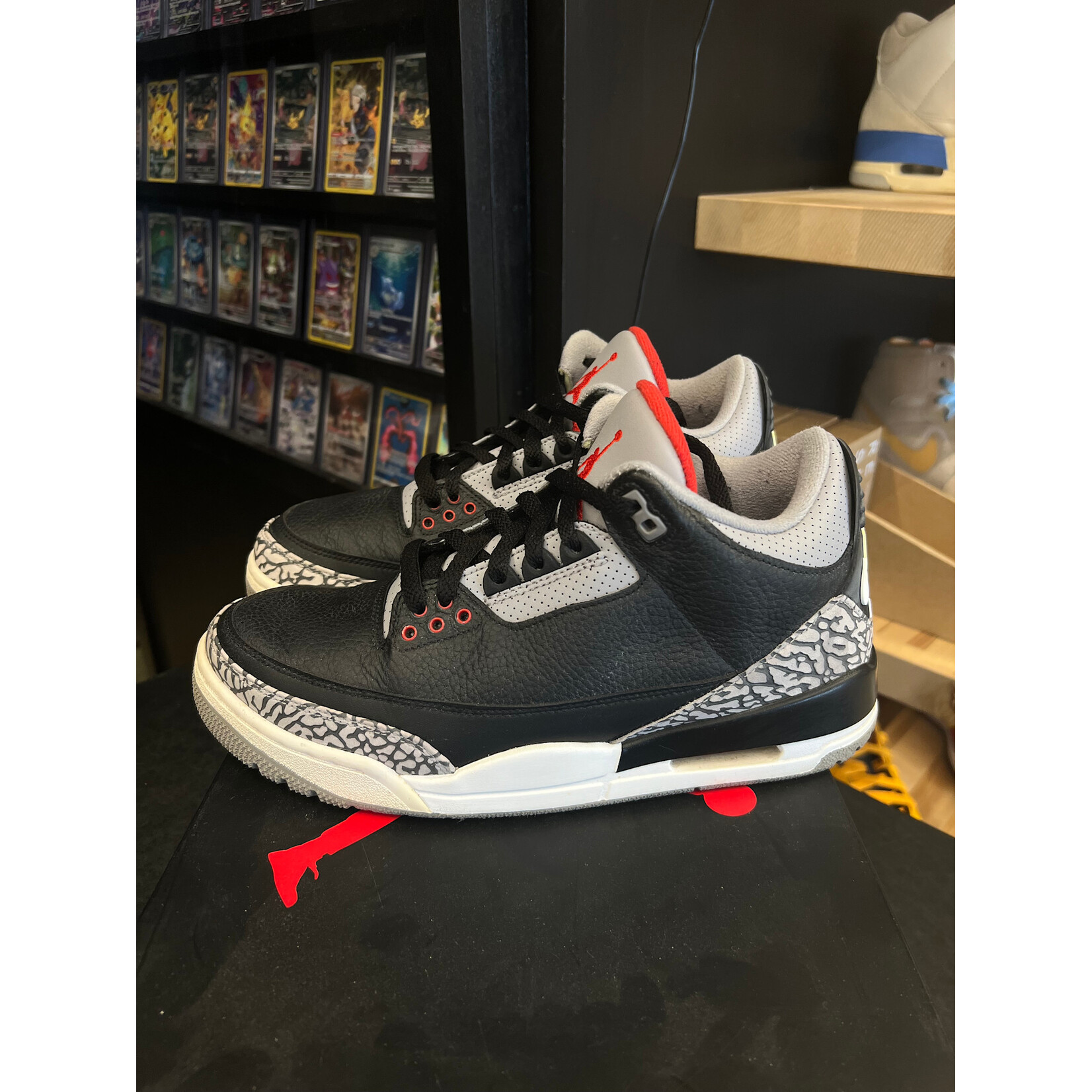 Jordan Jordan 3 Retro Black Cement (2018) Size 8, PREOWNED