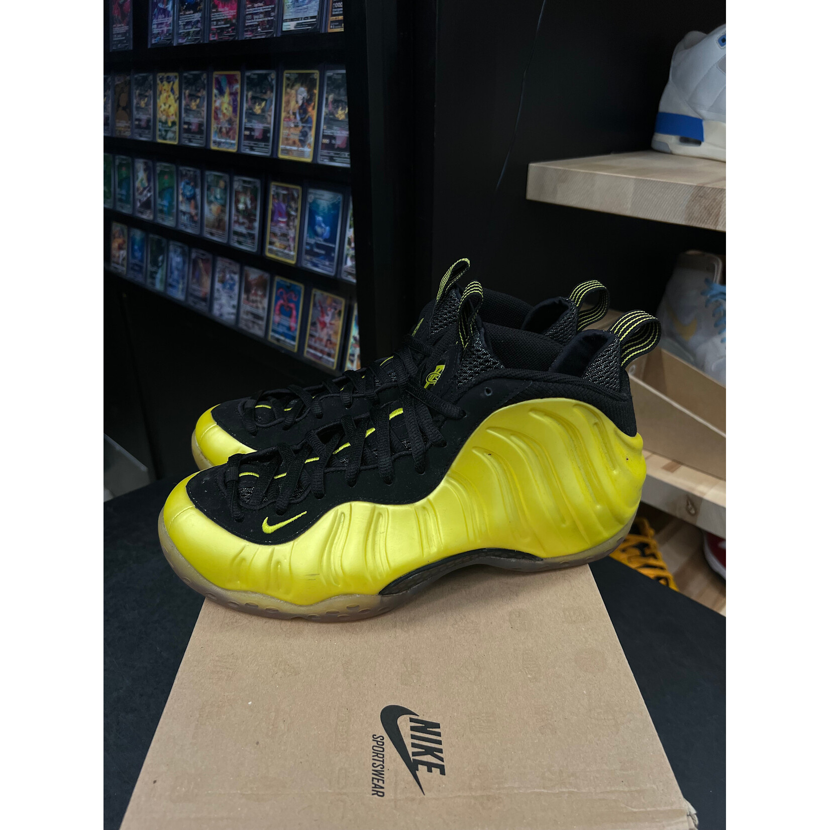Nike Nike Air Foamposite One Electrolime Size 10, PREOWNED