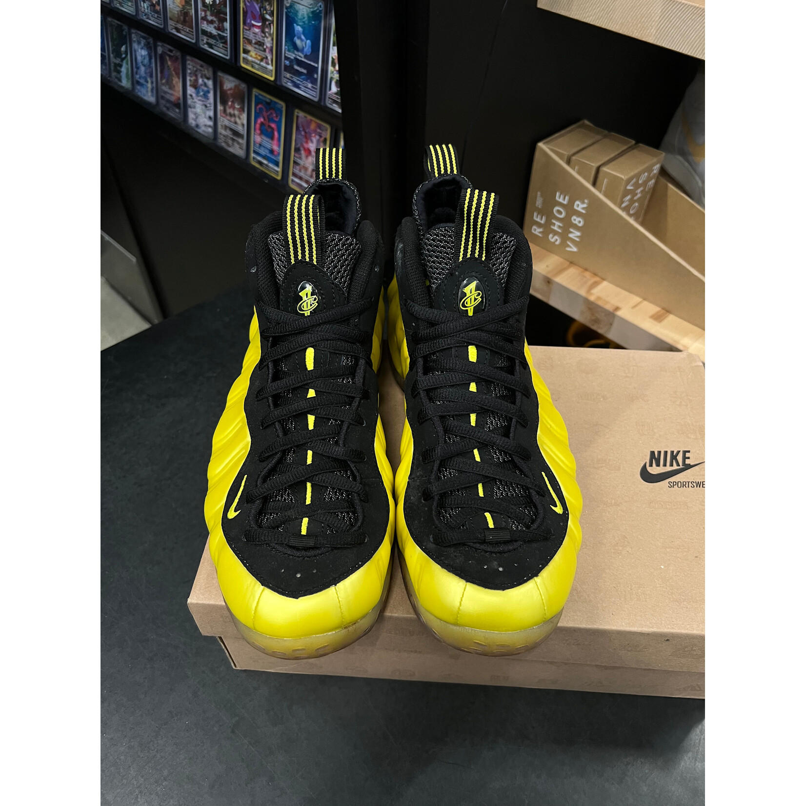 Nike Nike Air Foamposite One Electrolime Size 10, PREOWNED