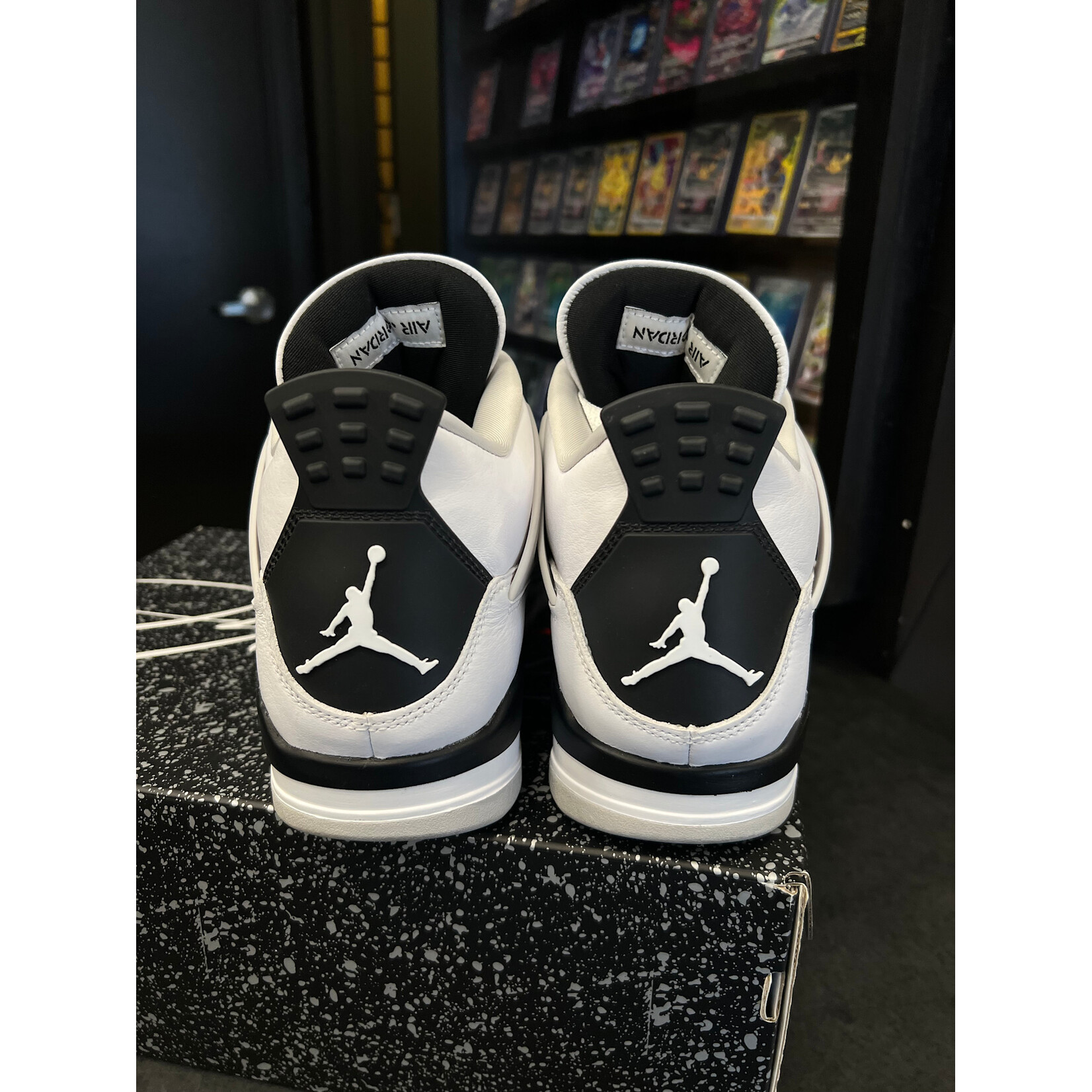 Jordan Jordan 4 Retro Military Black Size 10, PREOWNED