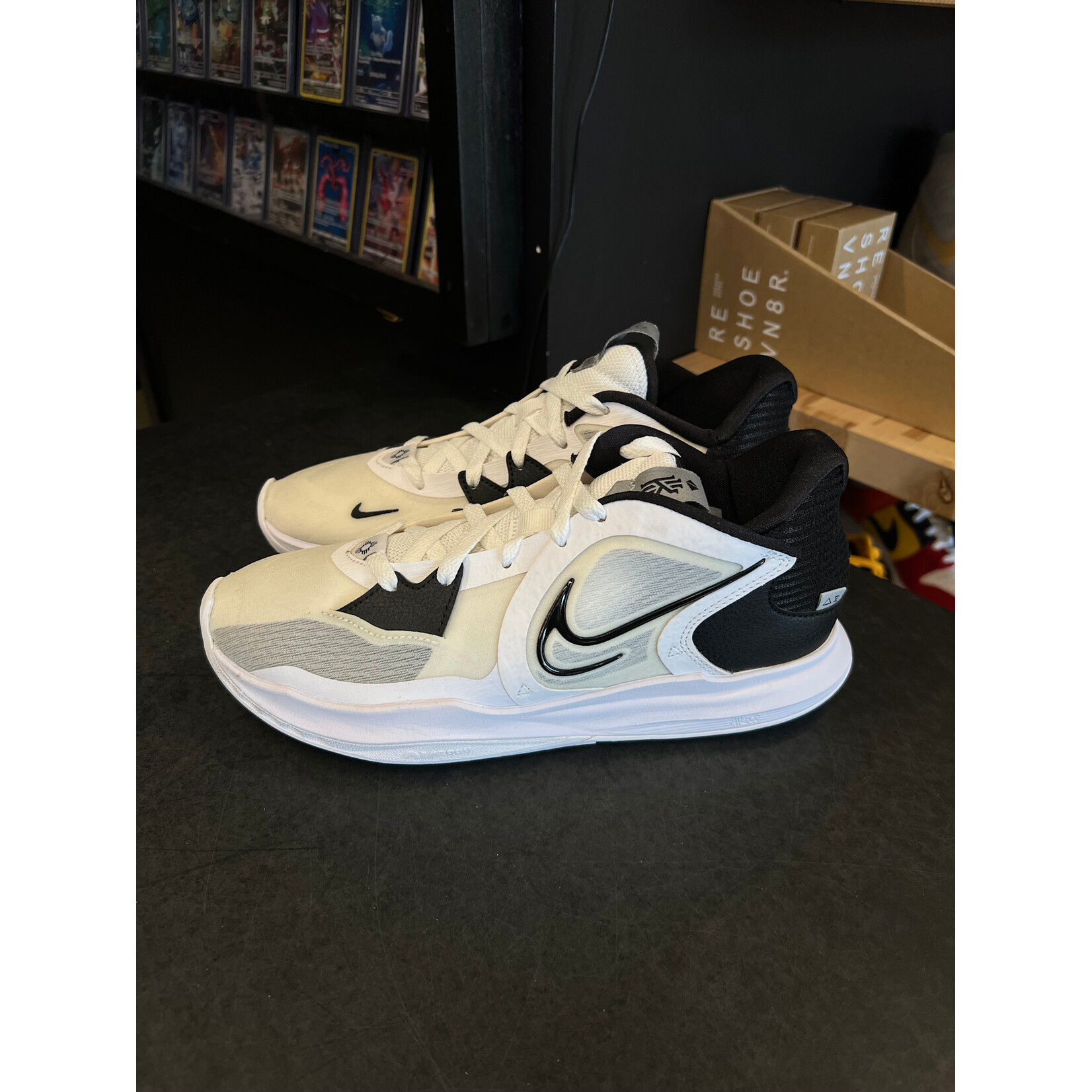 Nike Nike Kyrie 5 Low White Wolf Grey Black Size 8.5, PREOWNED (TRIED ON)