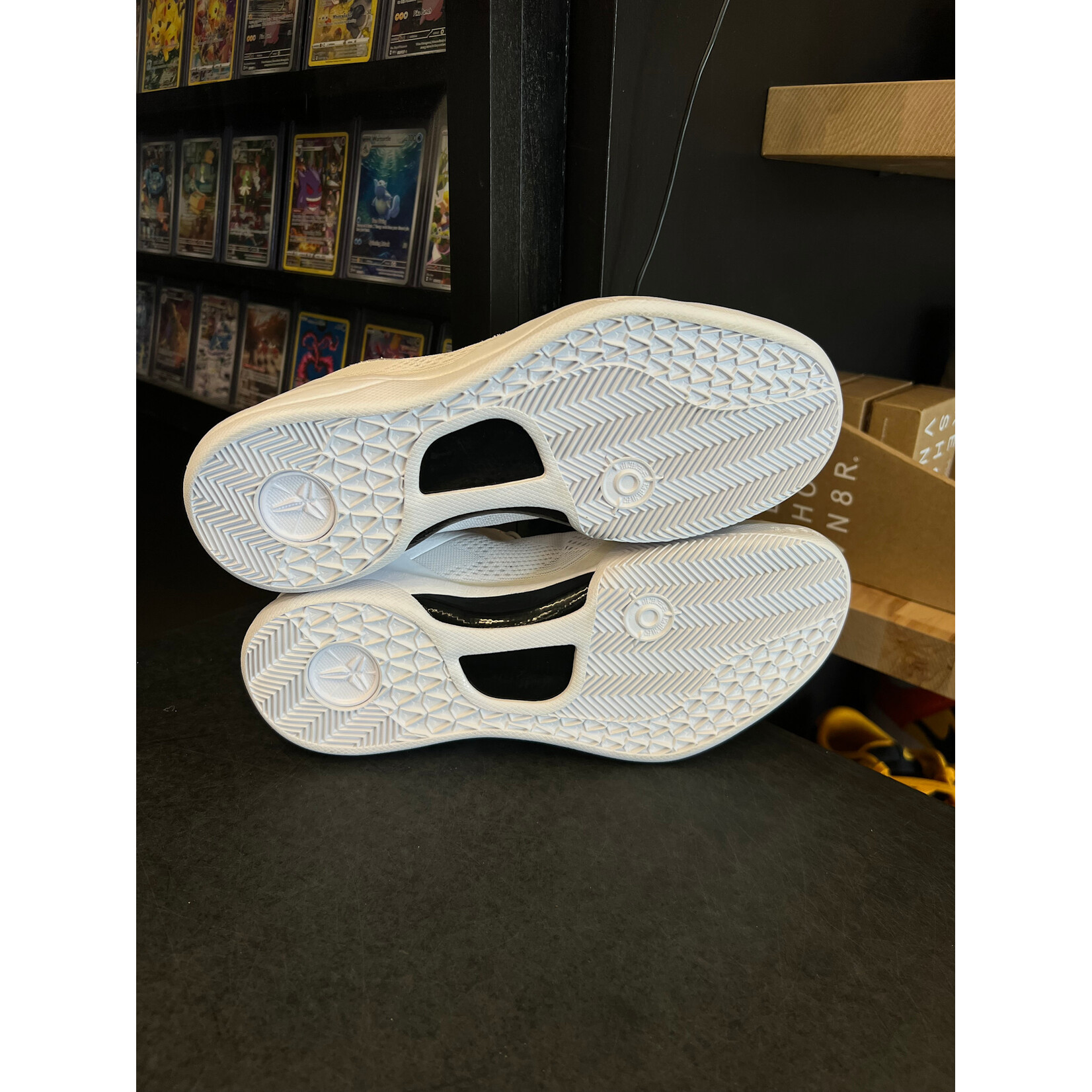 Nike Nike Kobe 8 Protro Halo Size 8.5, PREOWNED WORN ONCE YELLOWING