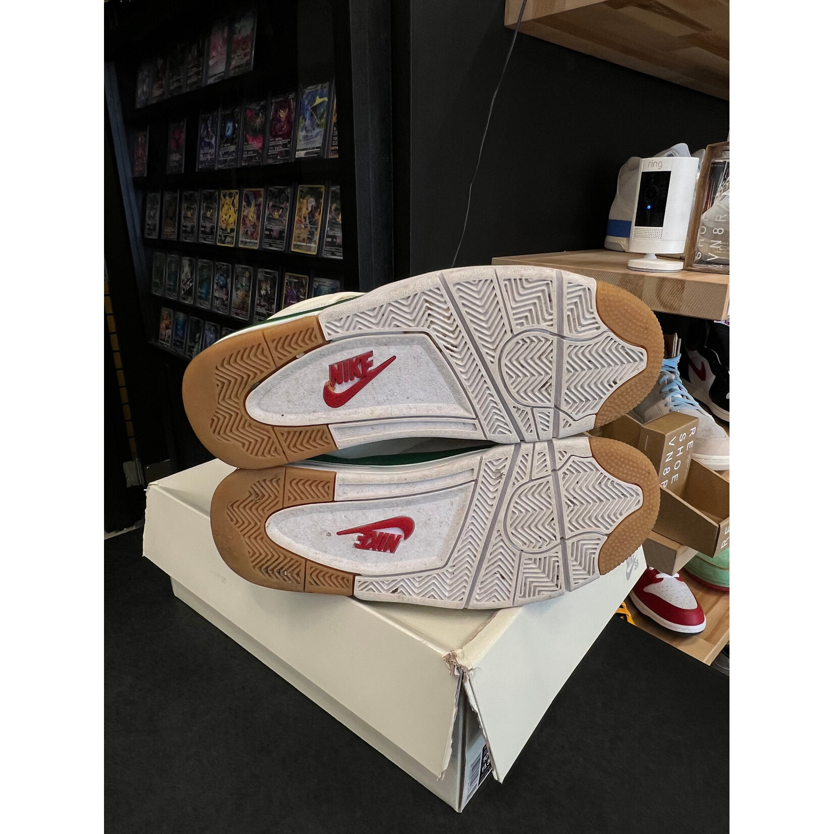 Jordan Jordan 4 Retro SB Pine Green Size 10, PREOWNED