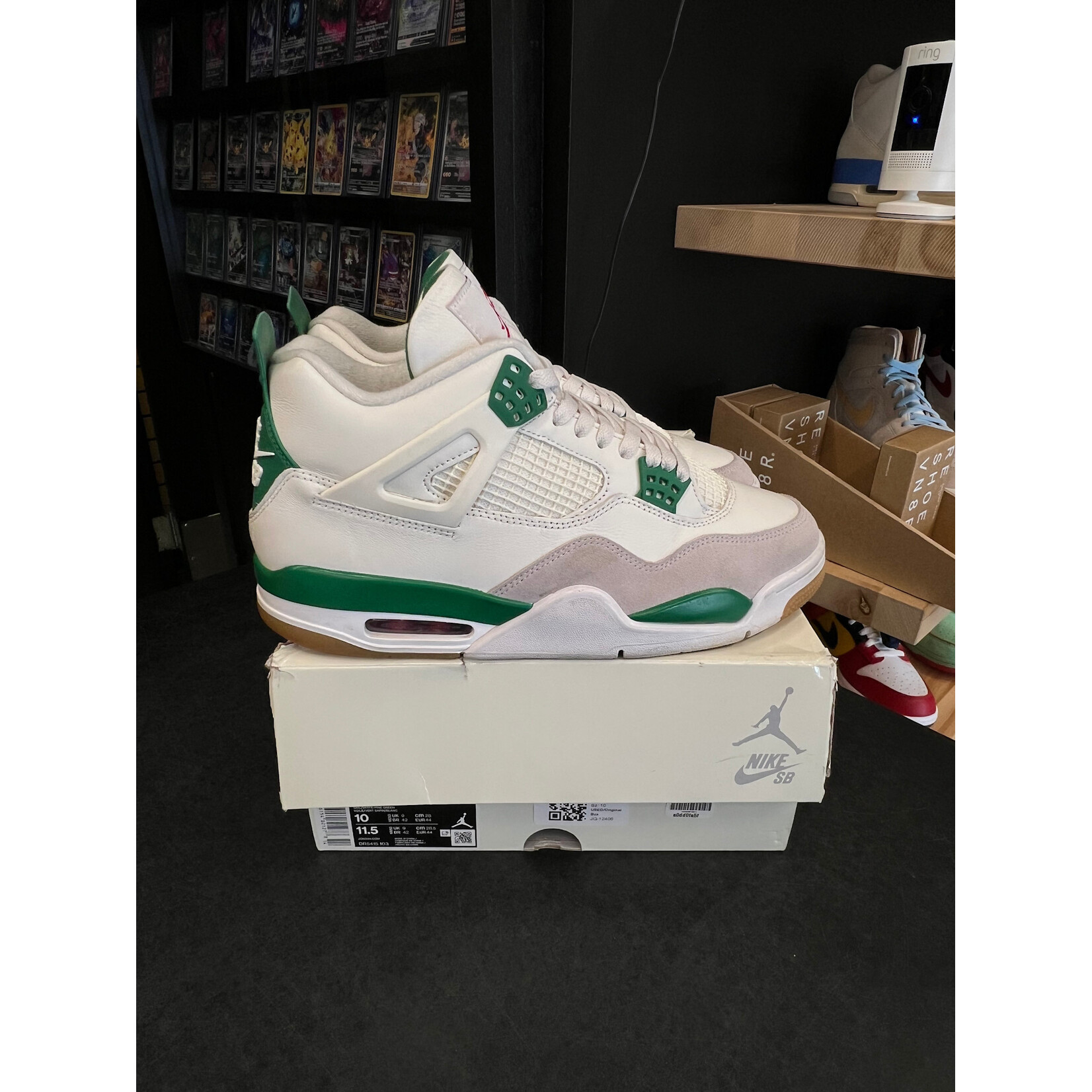 Jordan Jordan 4 Retro SB Pine Green Size 10, PREOWNED