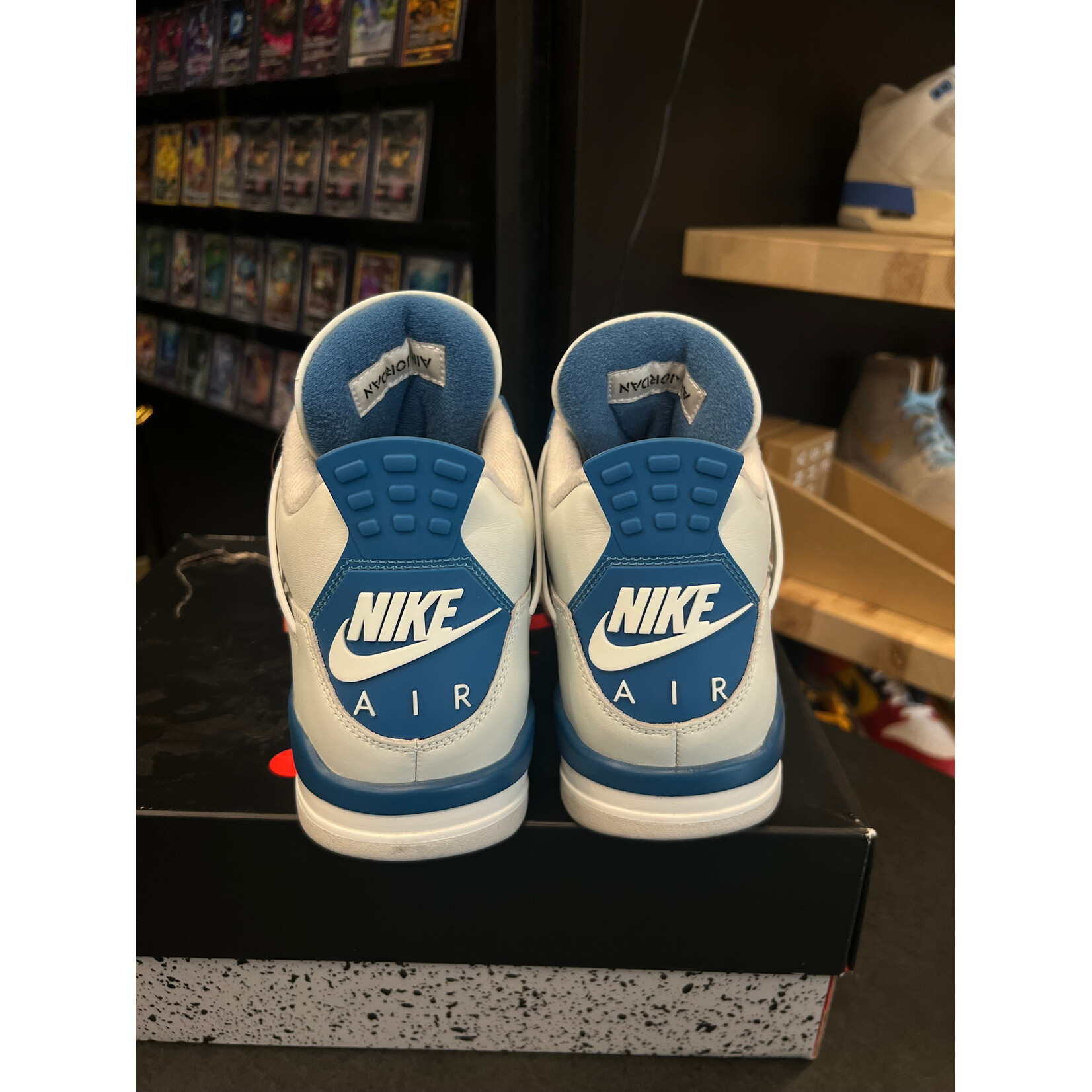 Jordan Jordan 4 Retro Military Blue (2024) Size 10.5, PREOWNED