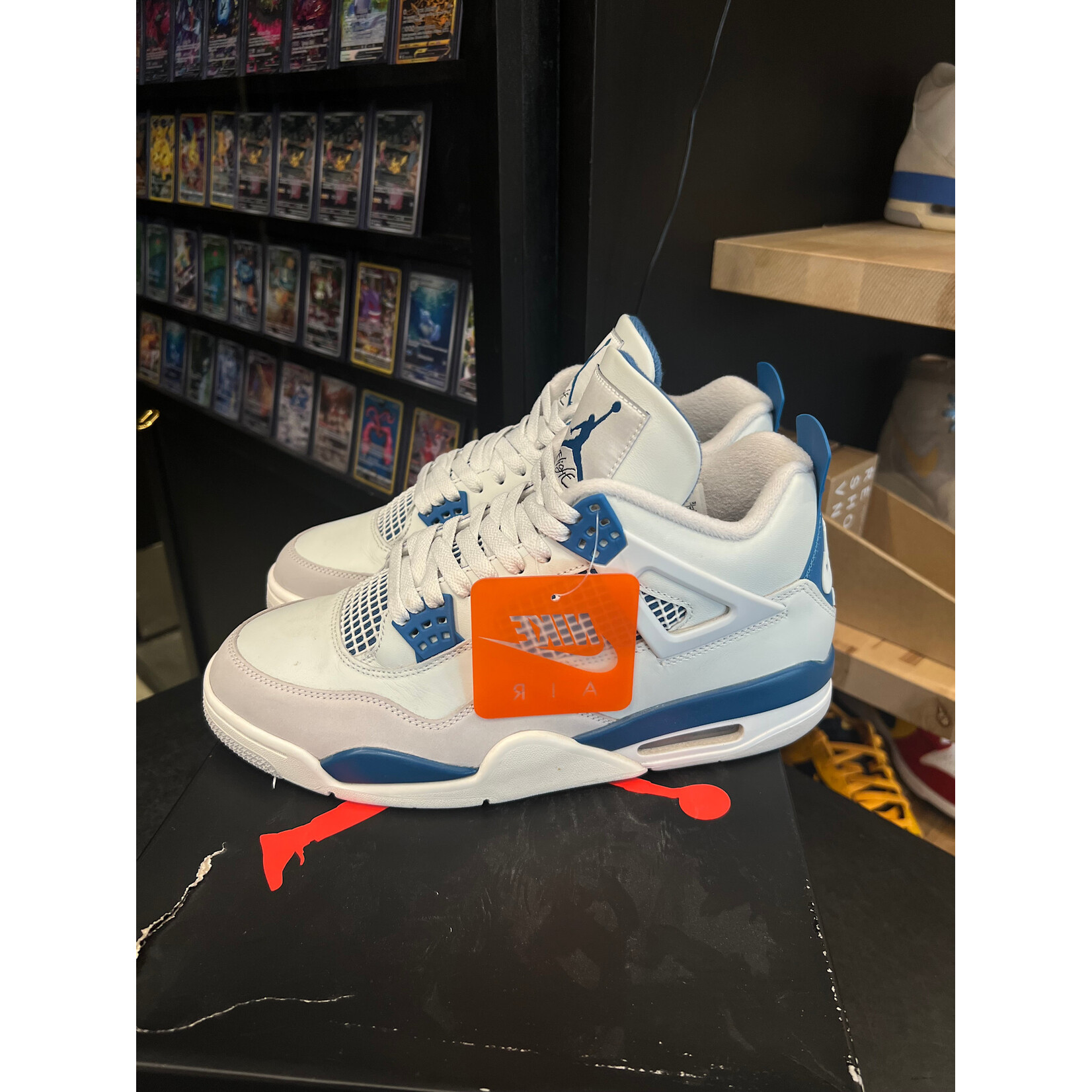 Jordan Jordan 4 Retro Military Blue (2024) Size 10.5, PREOWNED