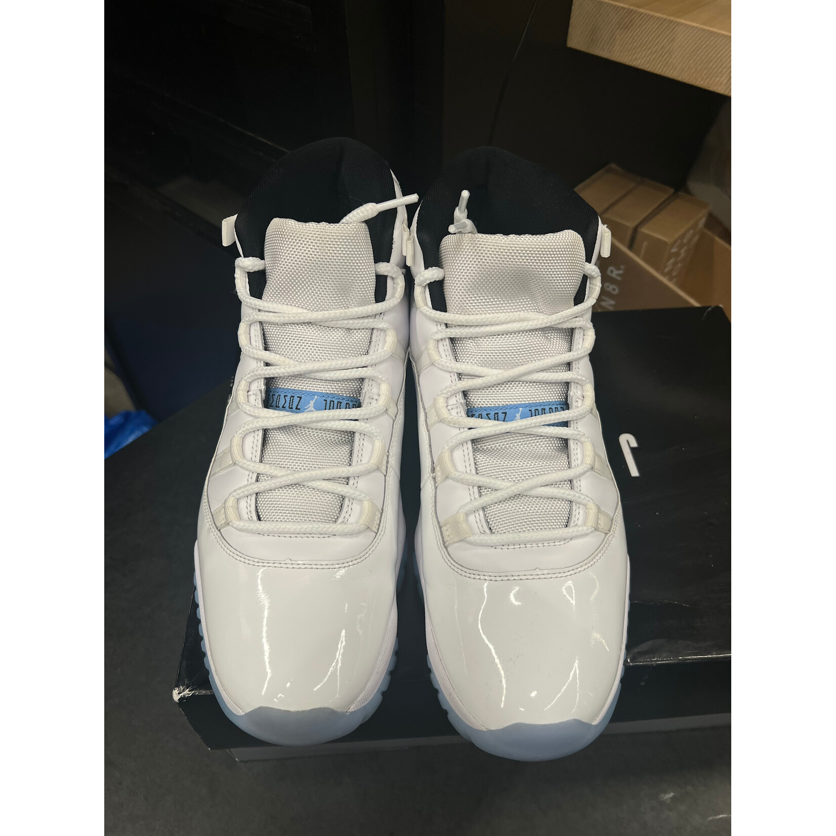 Jordan Jordan 11 Retro Legend Blue (2024) Size 11.5, PREOWNED