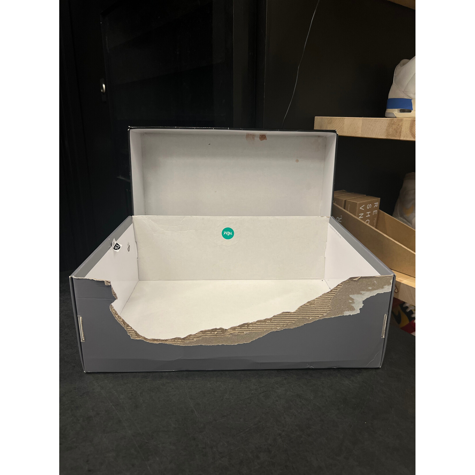 Jordan Jordan 11 Retro Legend Blue (2024) Size 11.5, PREOWNED