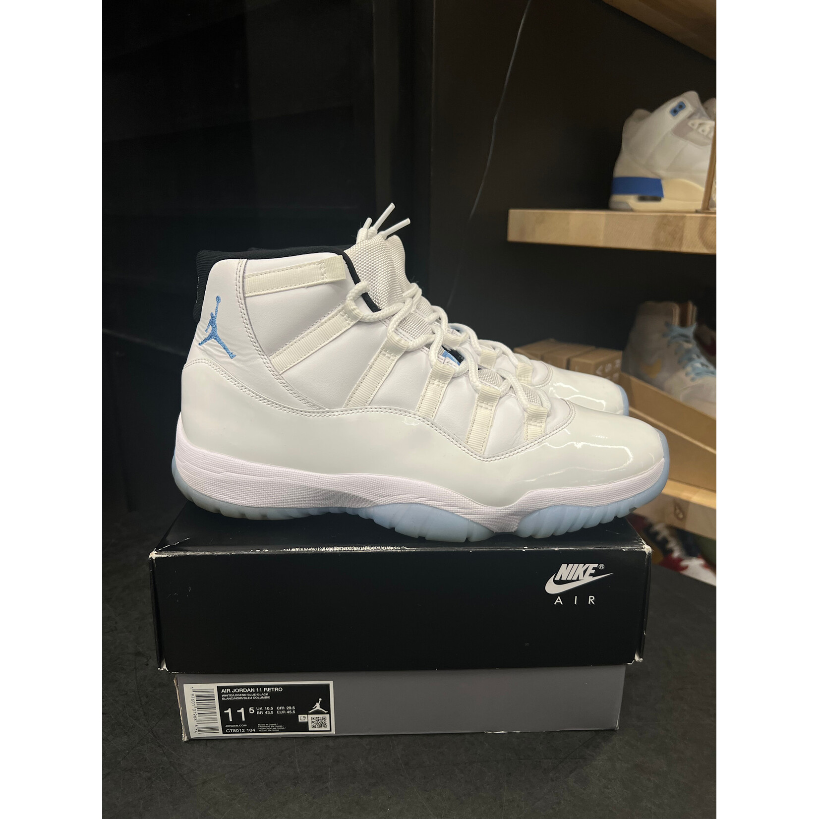 Jordan Jordan 11 Retro Legend Blue (2024) Size 11.5, PREOWNED