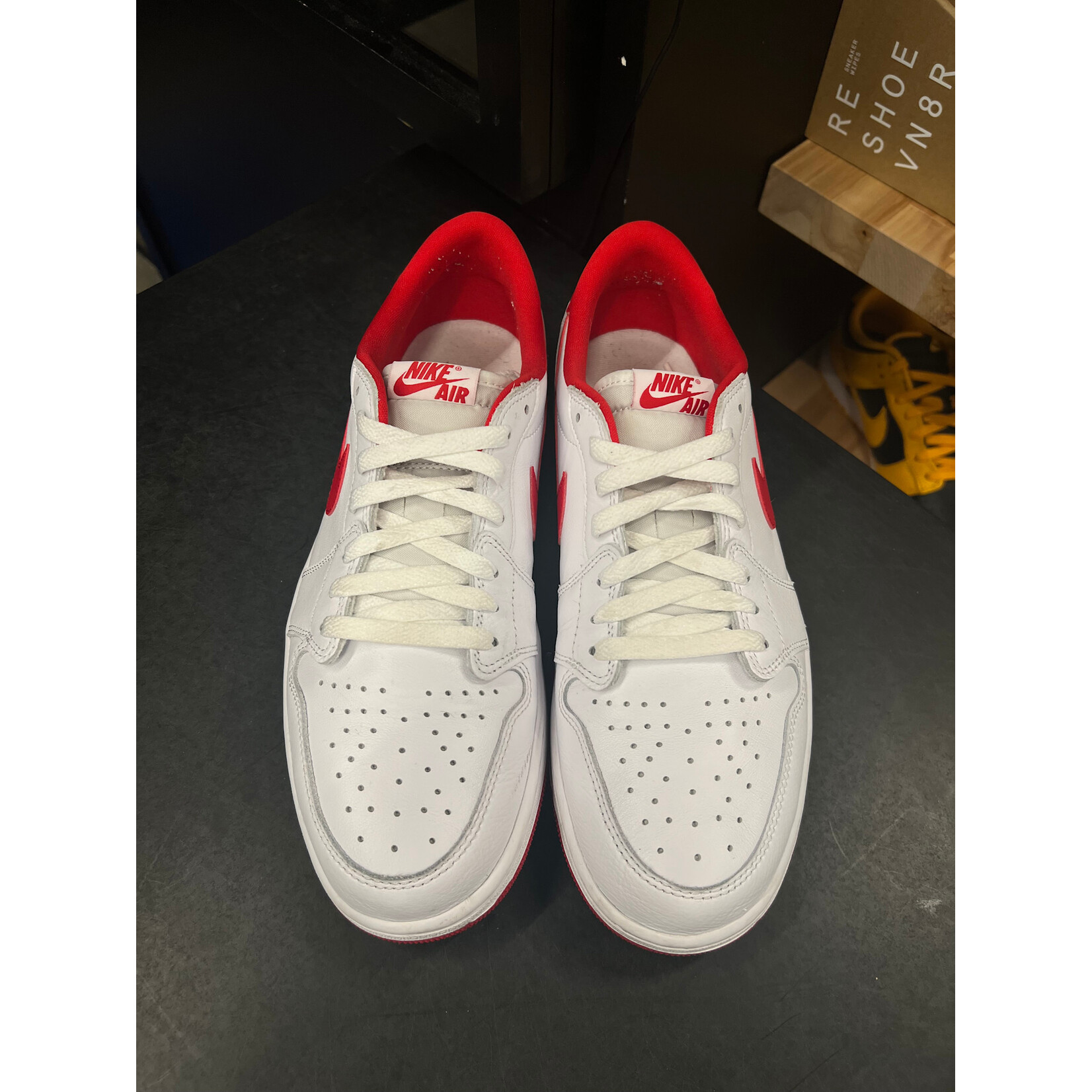 Jordan Jordan 1 Retro Low OG University Red Size 11, PREOWNED