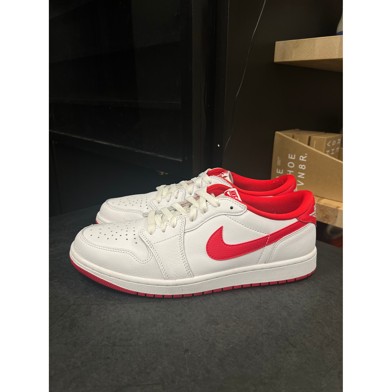 Jordan Jordan 1 Retro Low OG University Red Size 11, PREOWNED