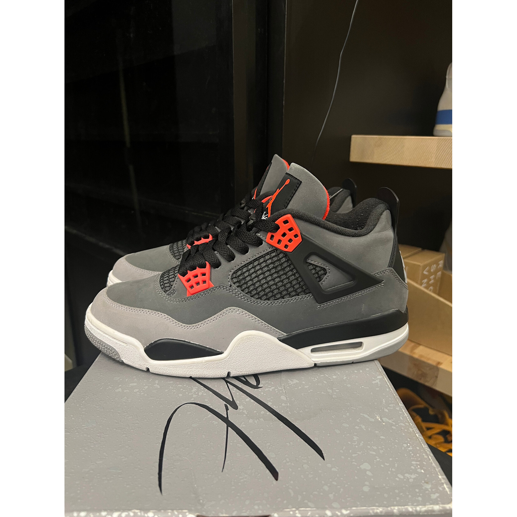 Jordan Jordan 4 Retro Infrared Size 9, PREOWNED
