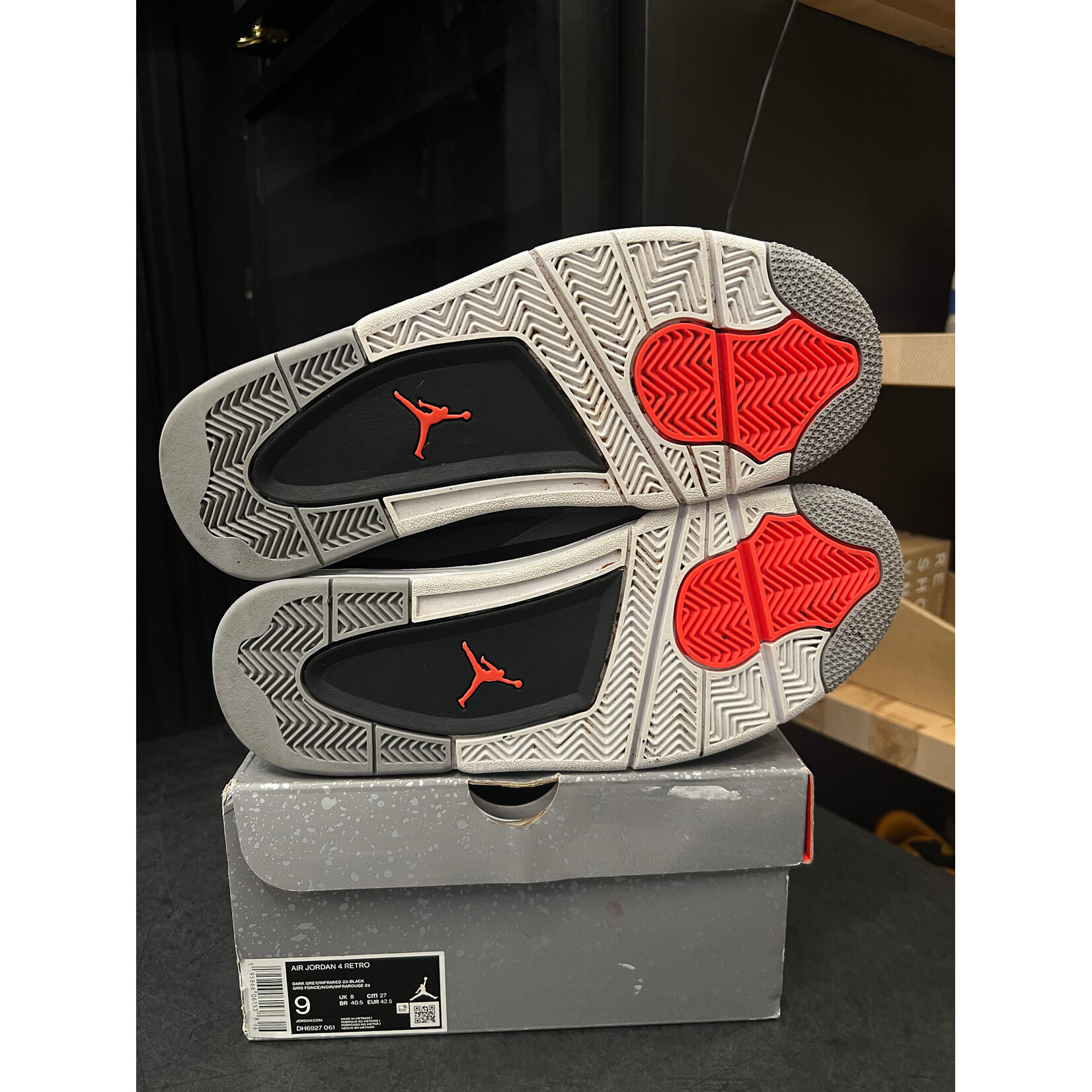 Jordan Jordan 4 Retro Infrared Size 9, PREOWNED