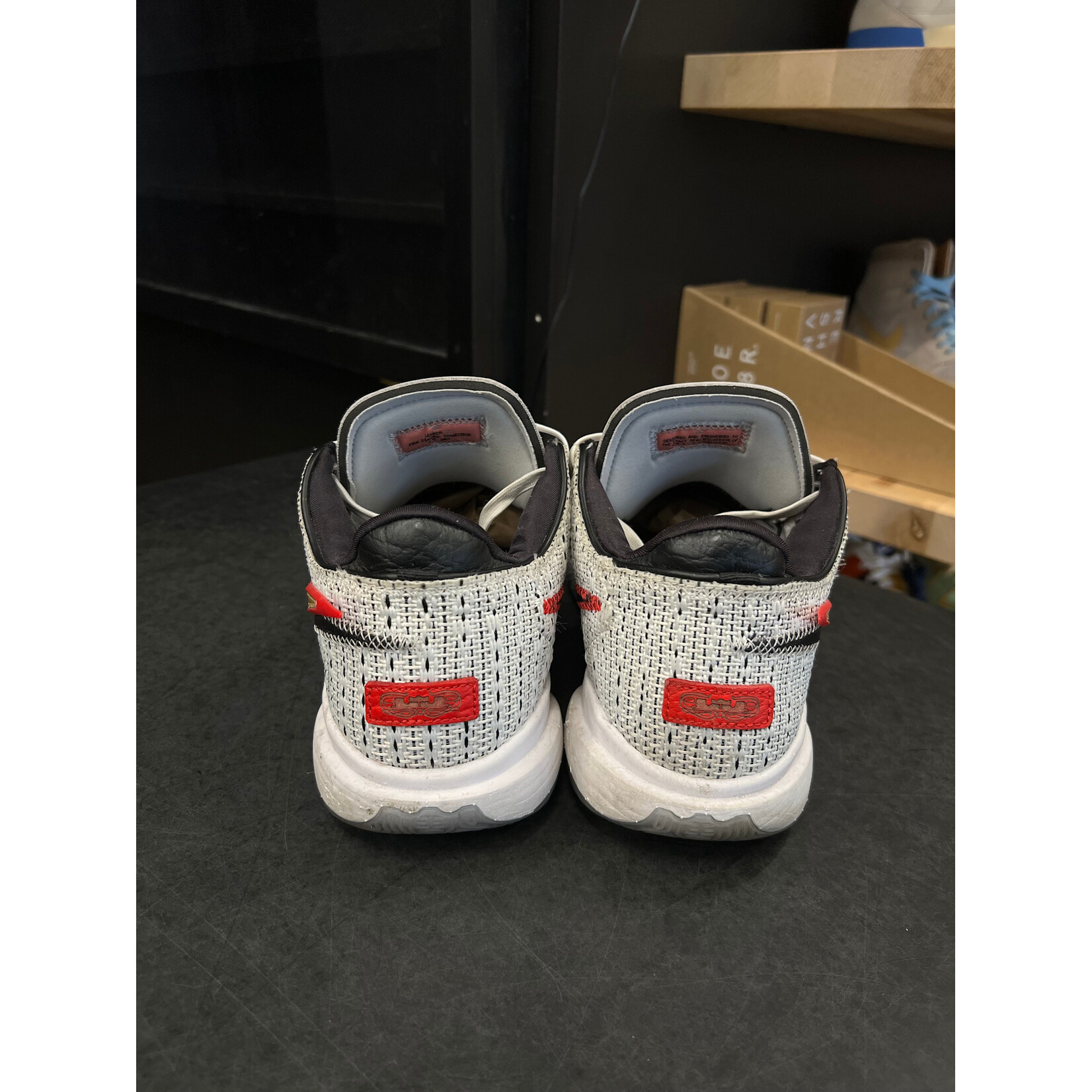 Nike Nike LeBron 20 The Debut Size 11, PREOWNED