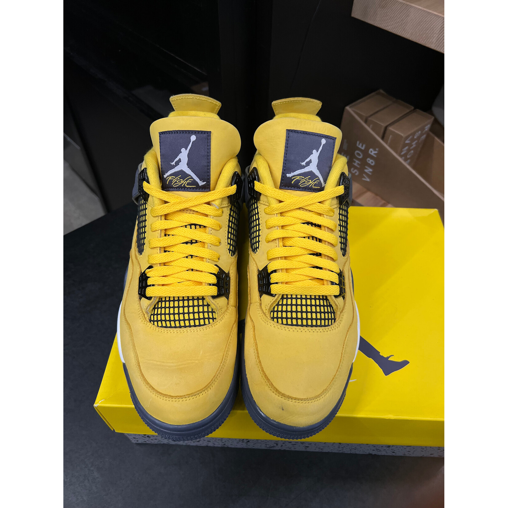 Jordan Jordan 4 Retro Lightning (2021) Size 11, PREOWNED