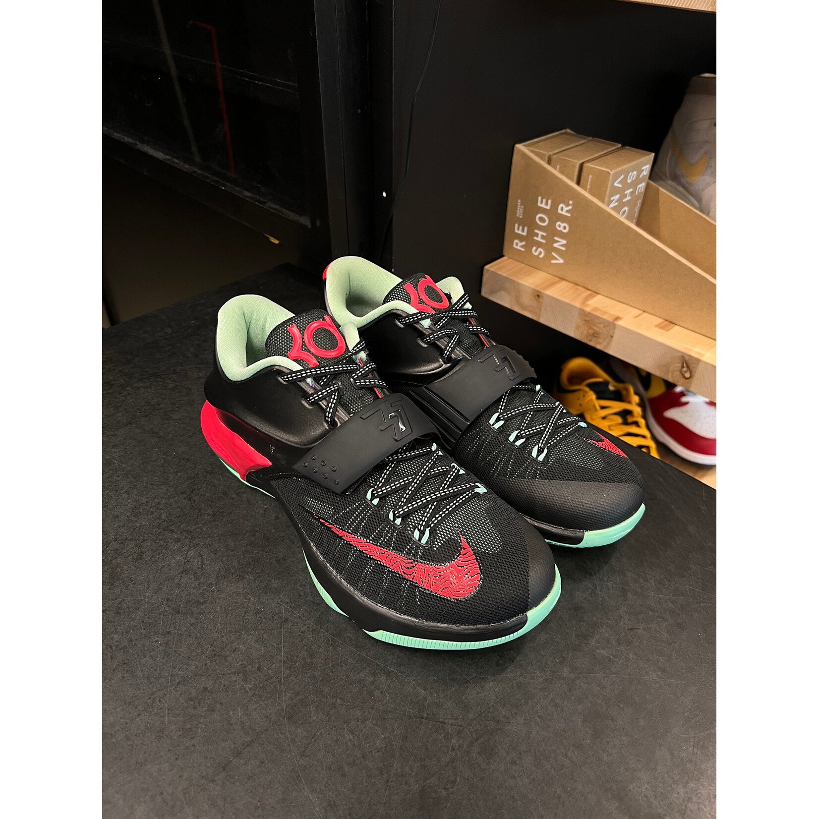 Nike Nike KD 7 Good Apples Size 9.5, PREOWNED