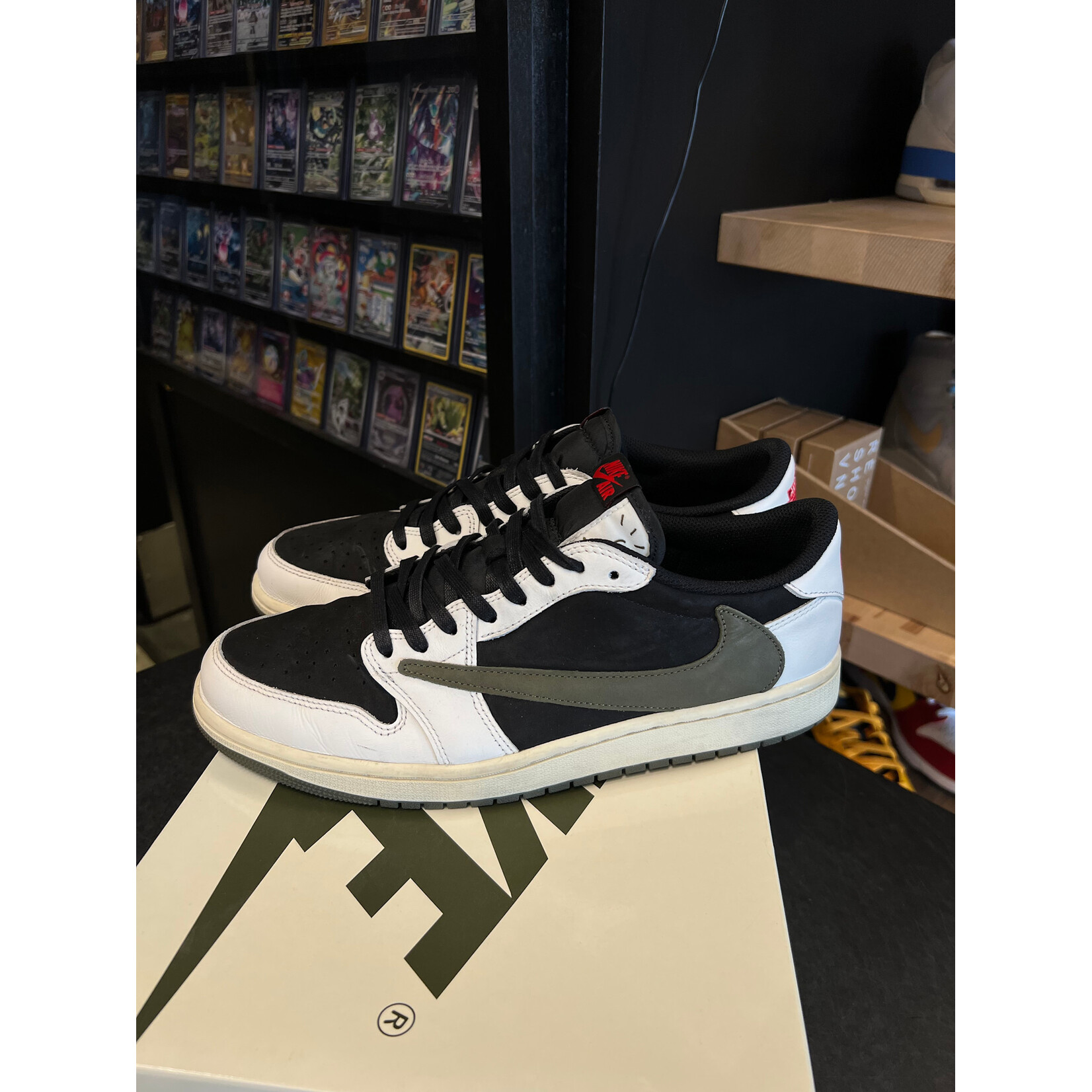 Jordan Jordan 1 Retro Low OG SP Travis Scott Olive (Women's) Size 12.5W, PREOWNED