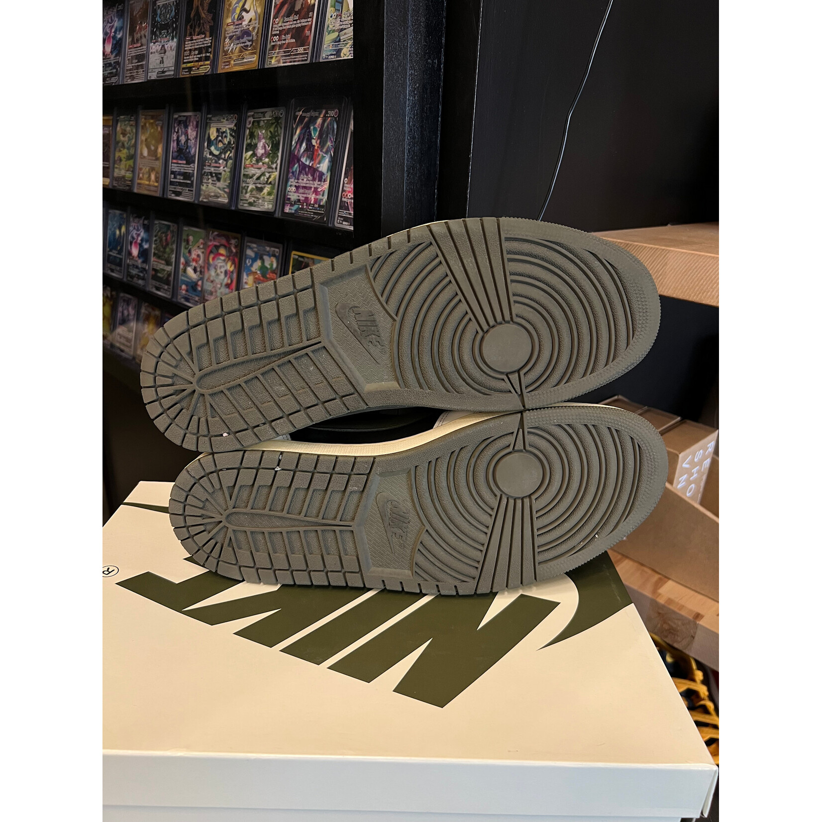 Jordan Jordan 1 Retro Low OG SP Travis Scott Olive (Women's) Size 12.5W, PREOWNED