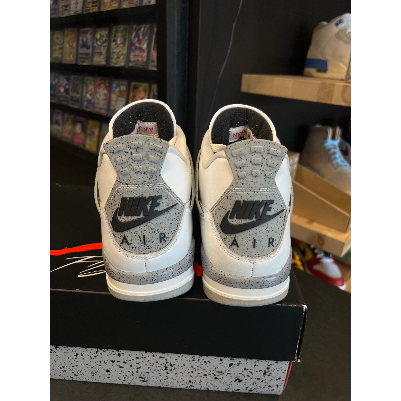 Jordan Jordan 4 Retro White Cement (2025) Size 10, PREOWNED