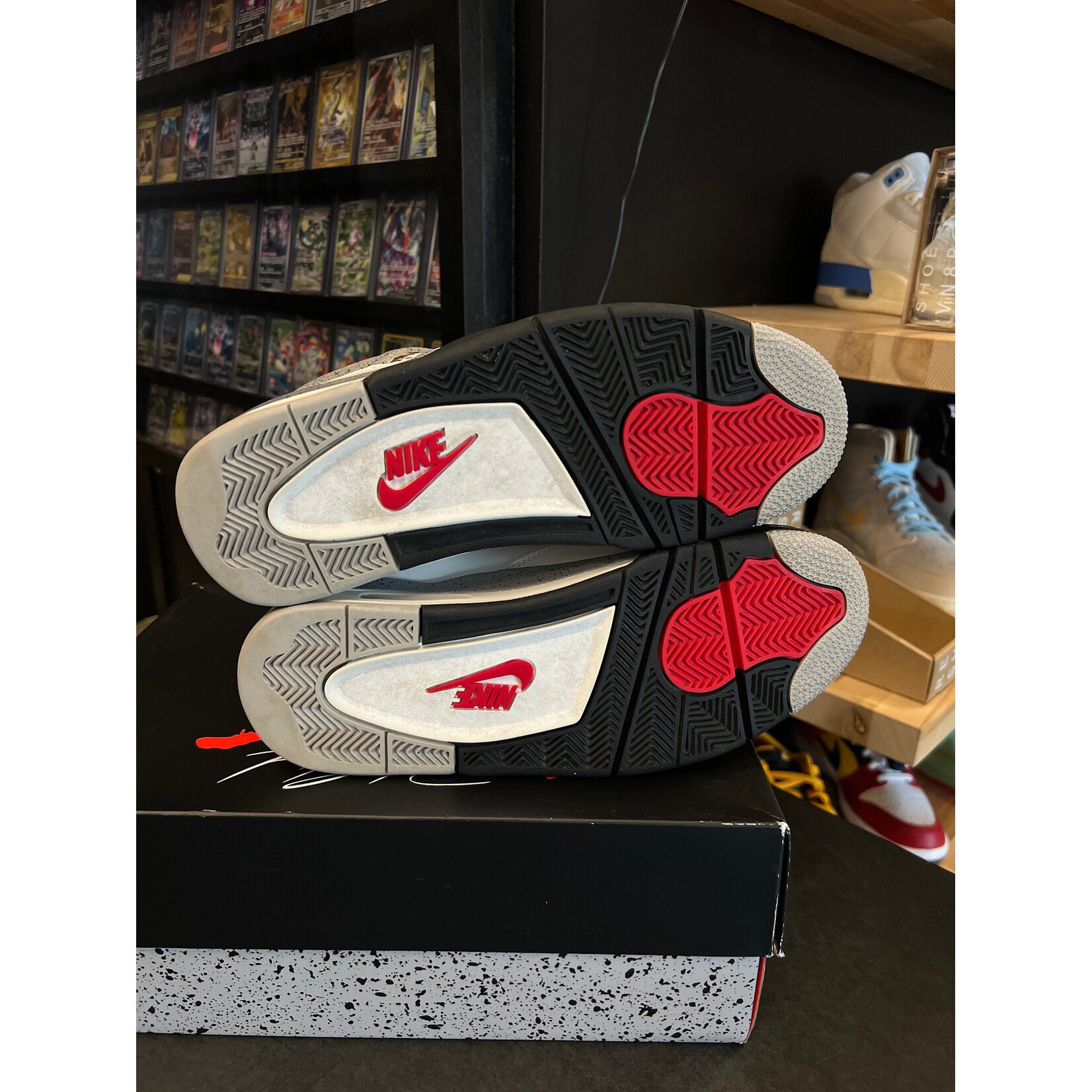 Jordan Jordan 4 Retro White Cement (2025) Size 10, PREOWNED