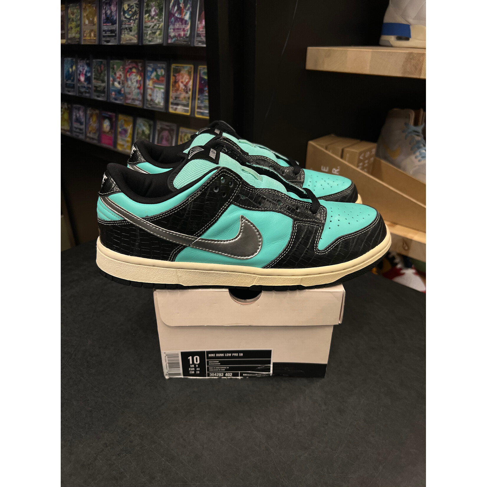 Nike Nike SB Dunk Low Diamond Supply Co. Size 10, PREOWNED