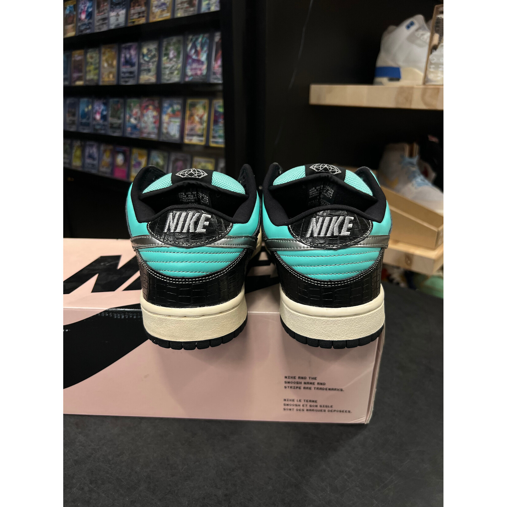 Nike Nike SB Dunk Low Diamond Supply Co. Size 10, PREOWNED