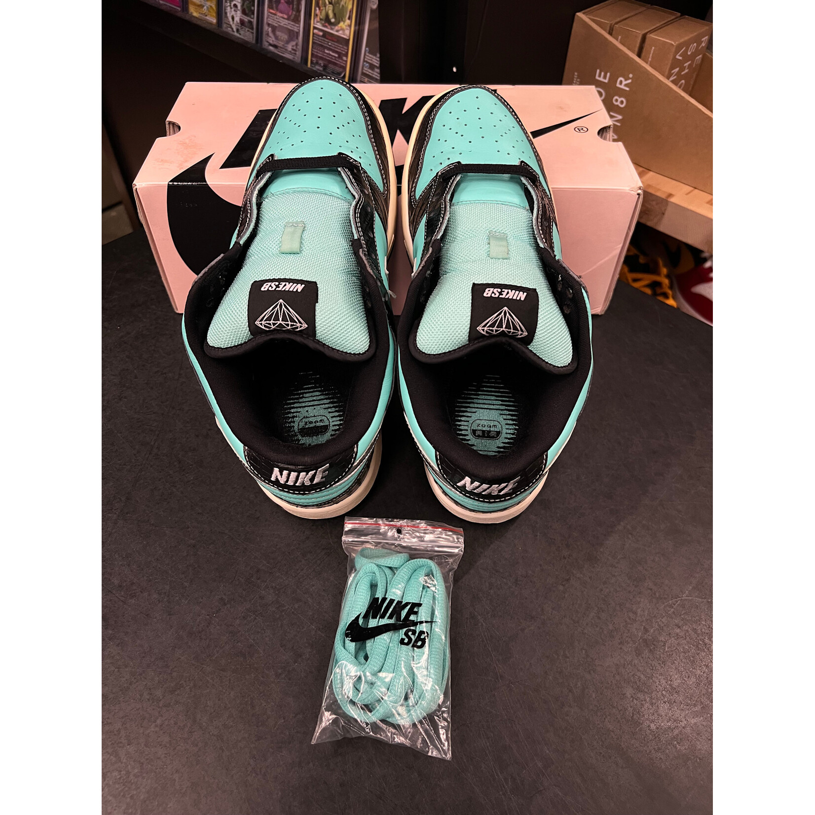 Nike Nike SB Dunk Low Diamond Supply Co. Size 10, PREOWNED