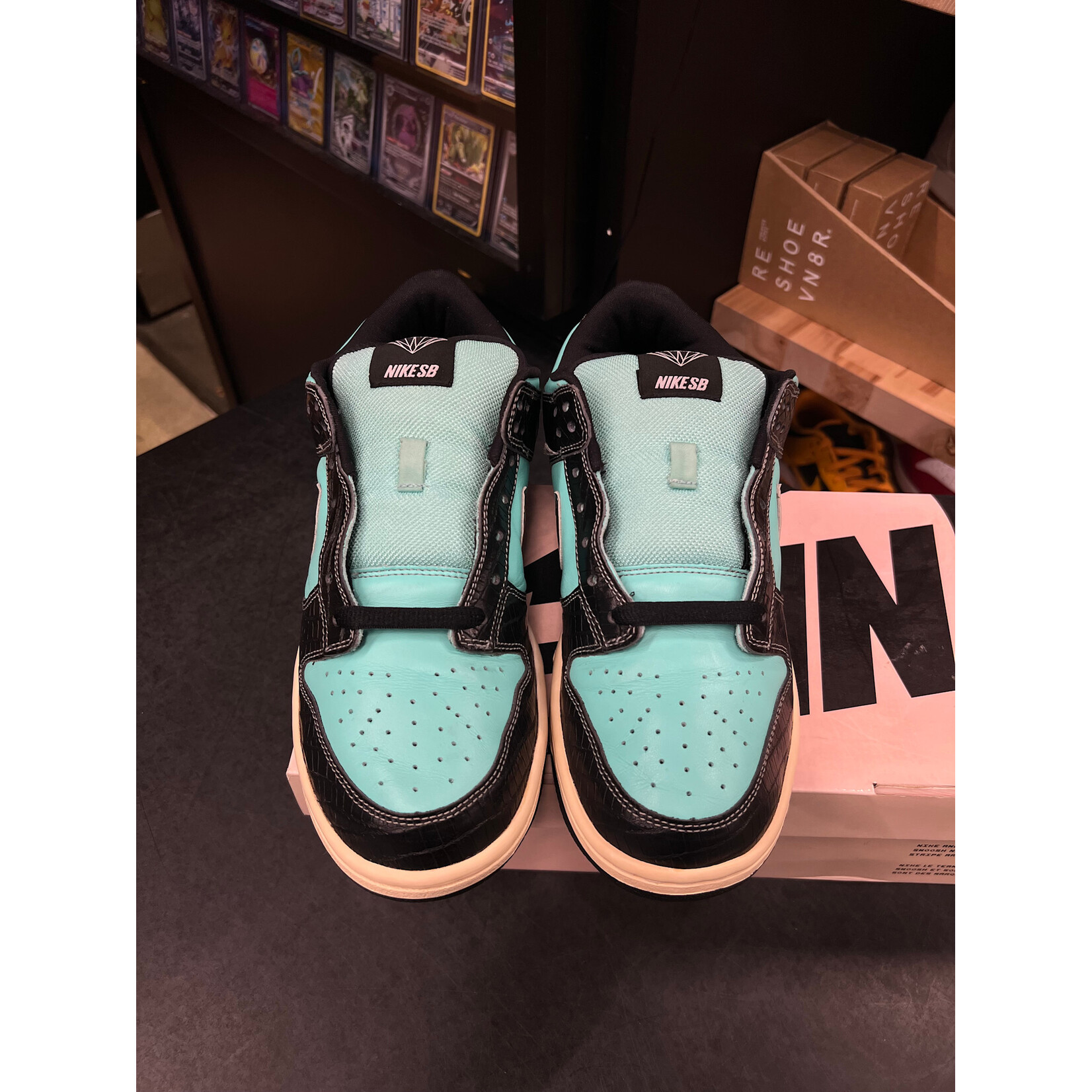 Nike Nike SB Dunk Low Diamond Supply Co. Size 10, PREOWNED