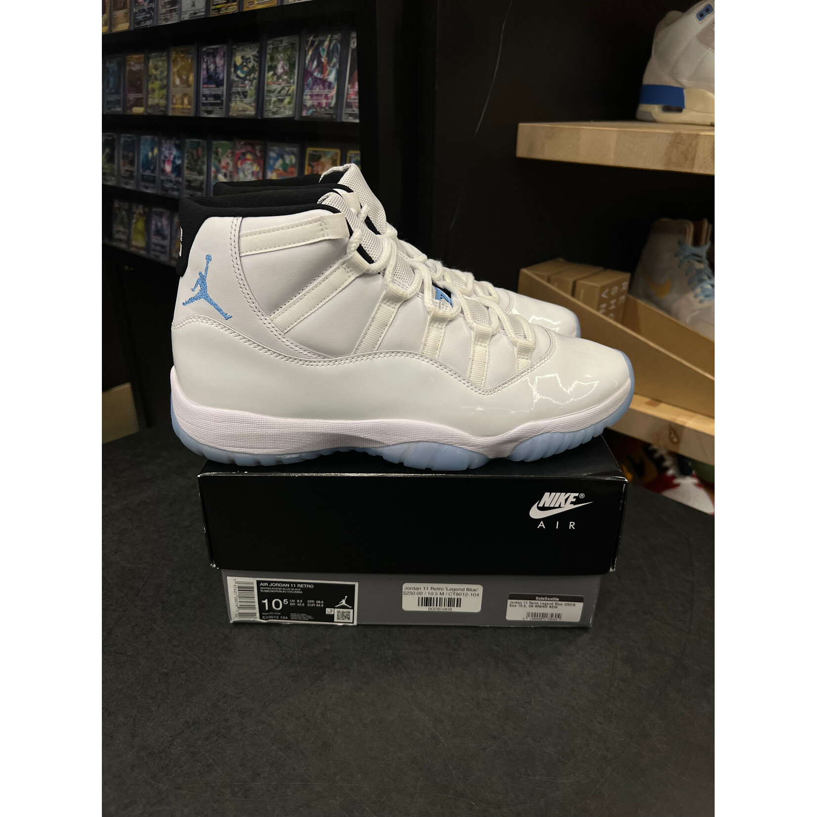 Jordan Jordan 11 Retro Legend Blue (2024) Size 10.5, PREOWNED